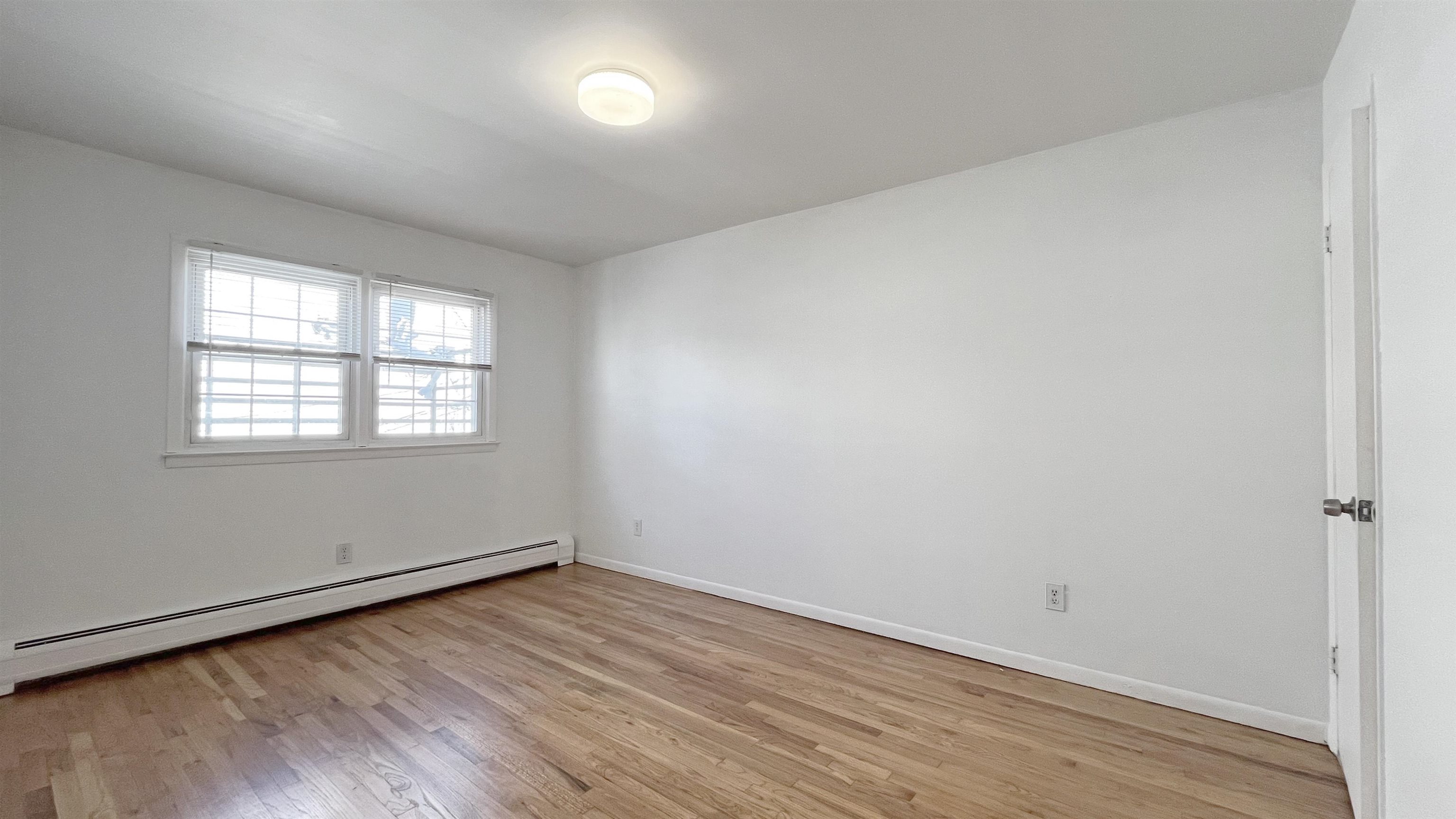 421 MANILA AVE Unit: 3