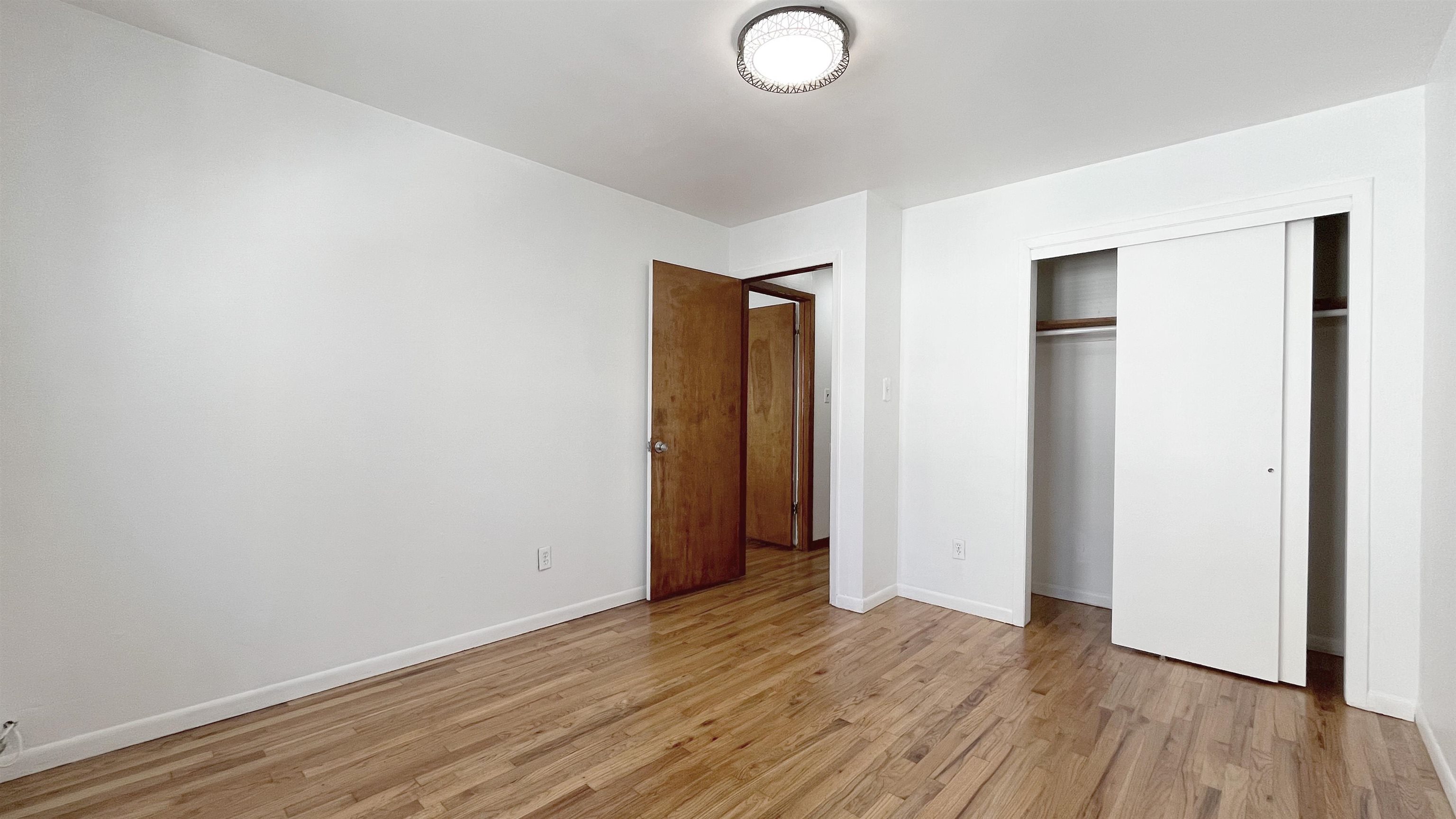 421 MANILA AVE Unit: 3