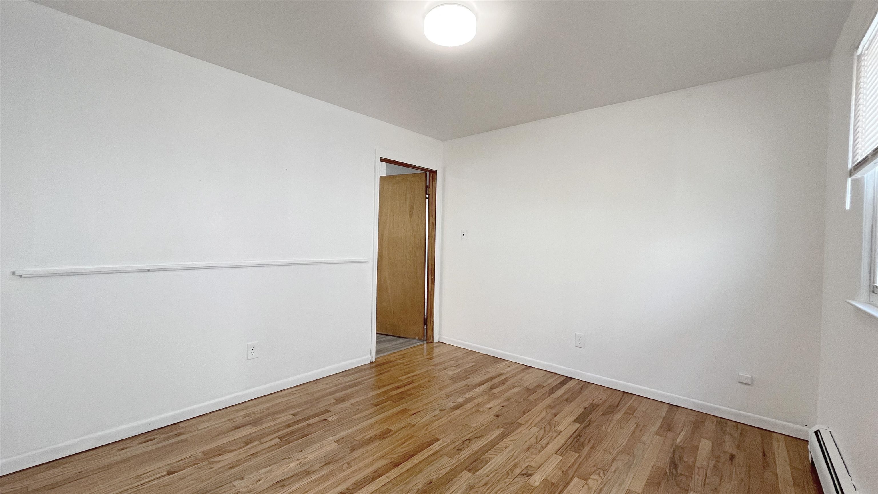 421 MANILA AVE Unit: 3