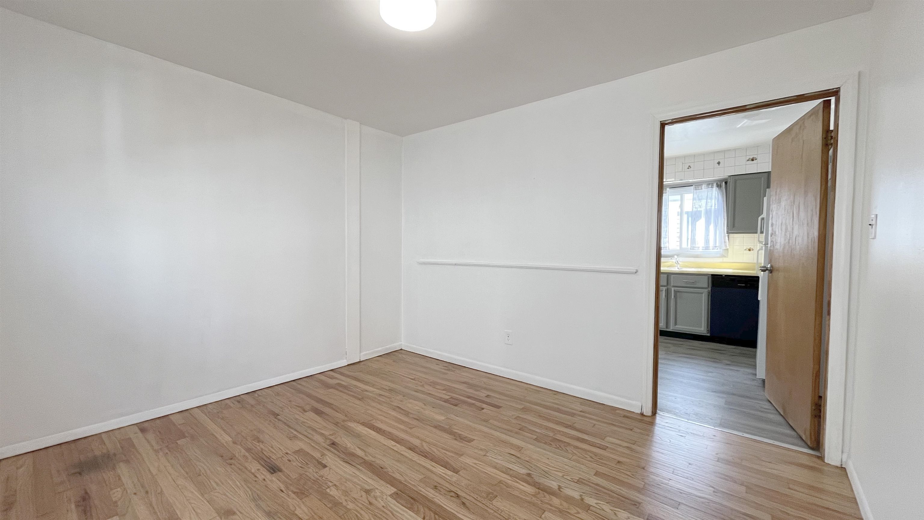 421 MANILA AVE Unit: 3