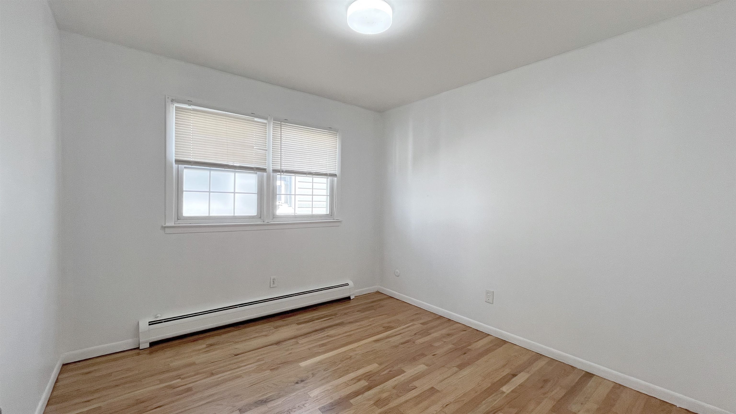 421 MANILA AVE Unit: 3