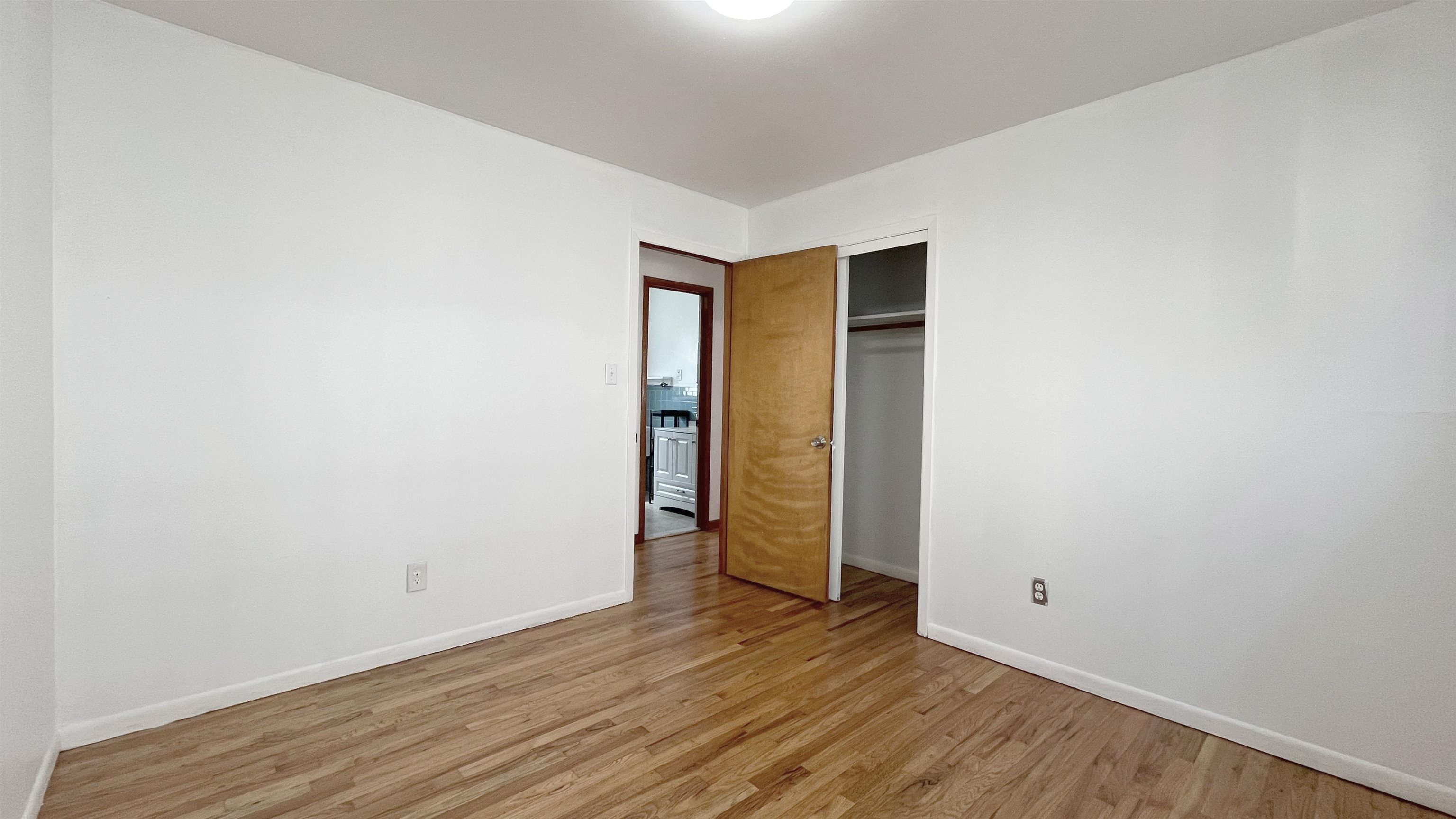 421 MANILA AVE Unit: 3