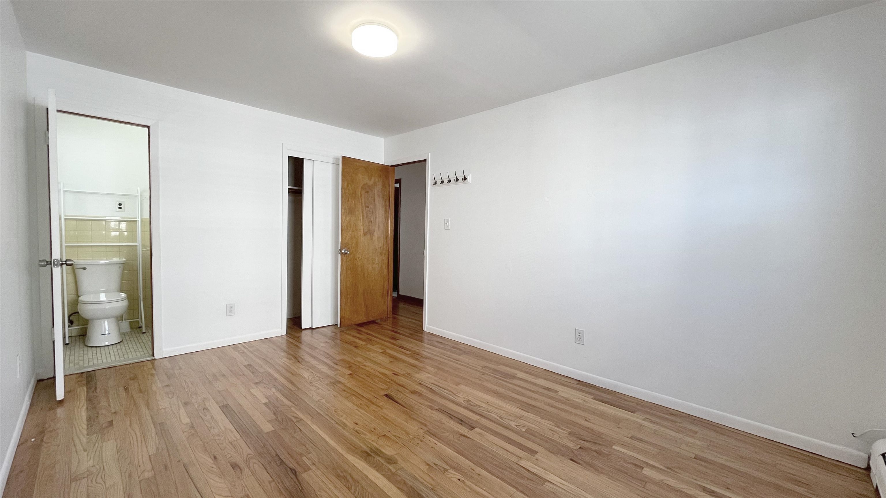 421 MANILA AVE Unit: 3