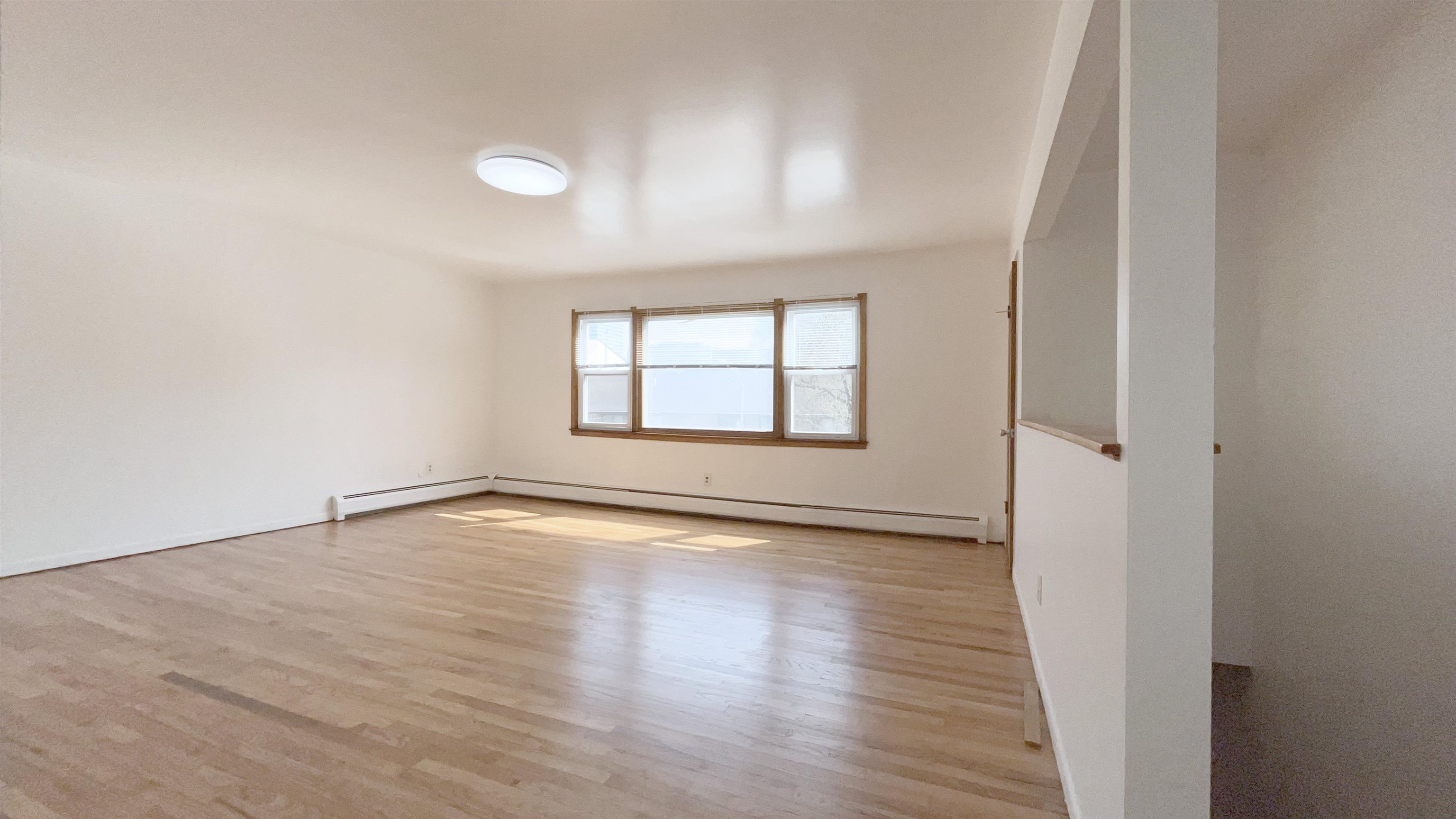 421 MANILA AVE Unit: 3