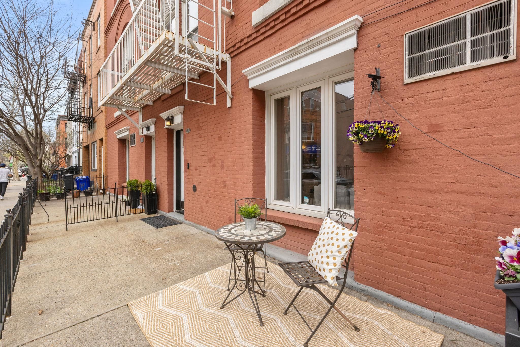 412 WASHINGTON ST Unit: 1B