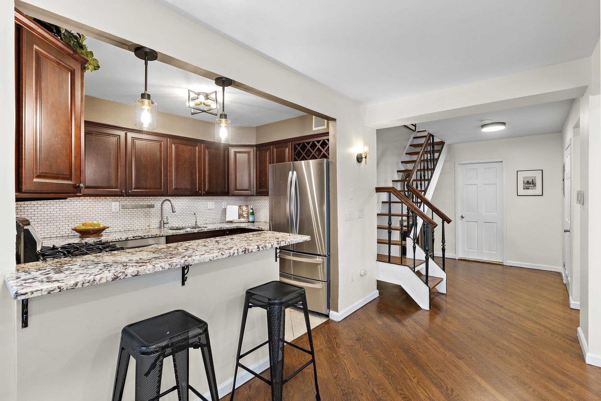 412 WASHINGTON ST Unit: 1B