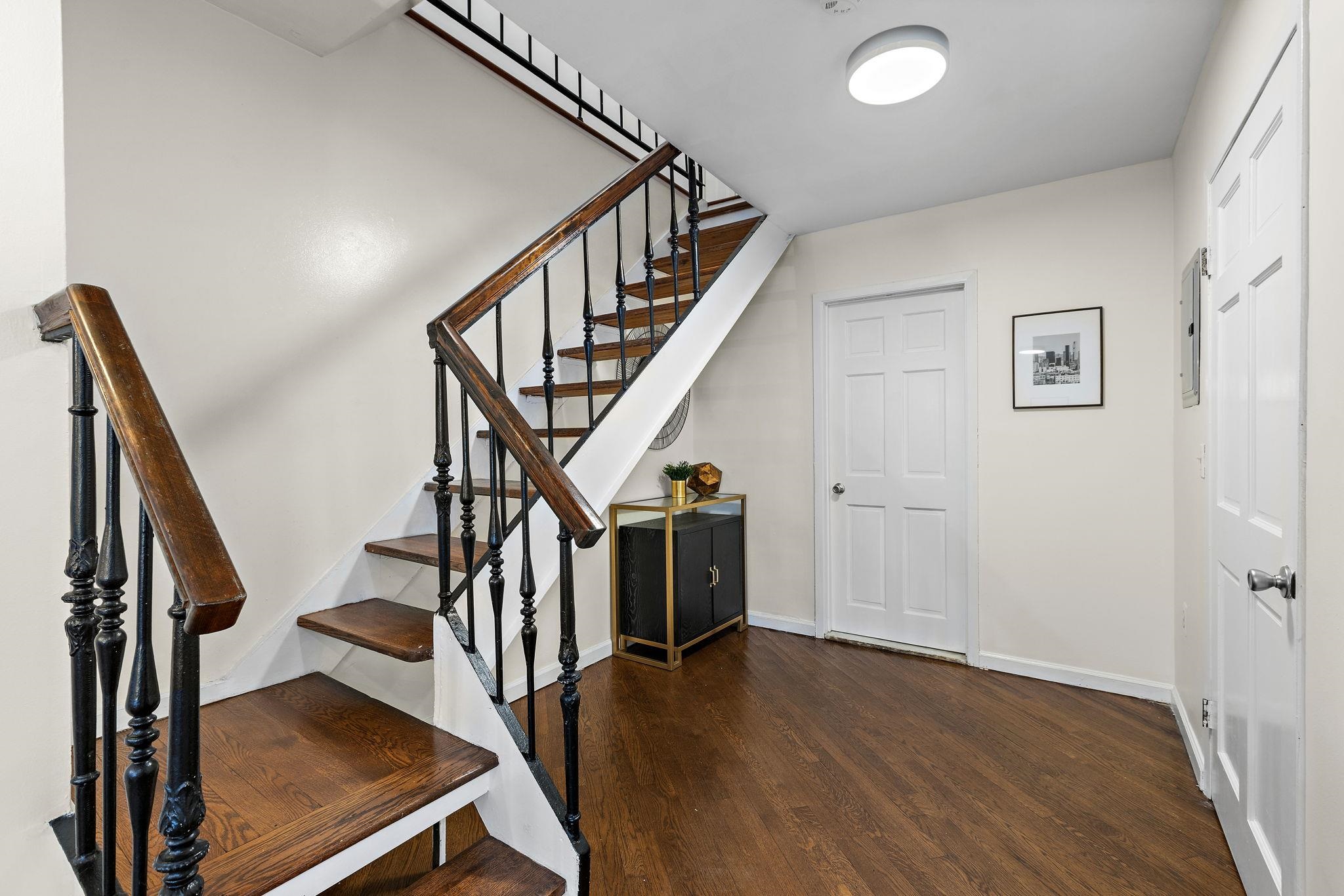 412 WASHINGTON ST Unit: 1B