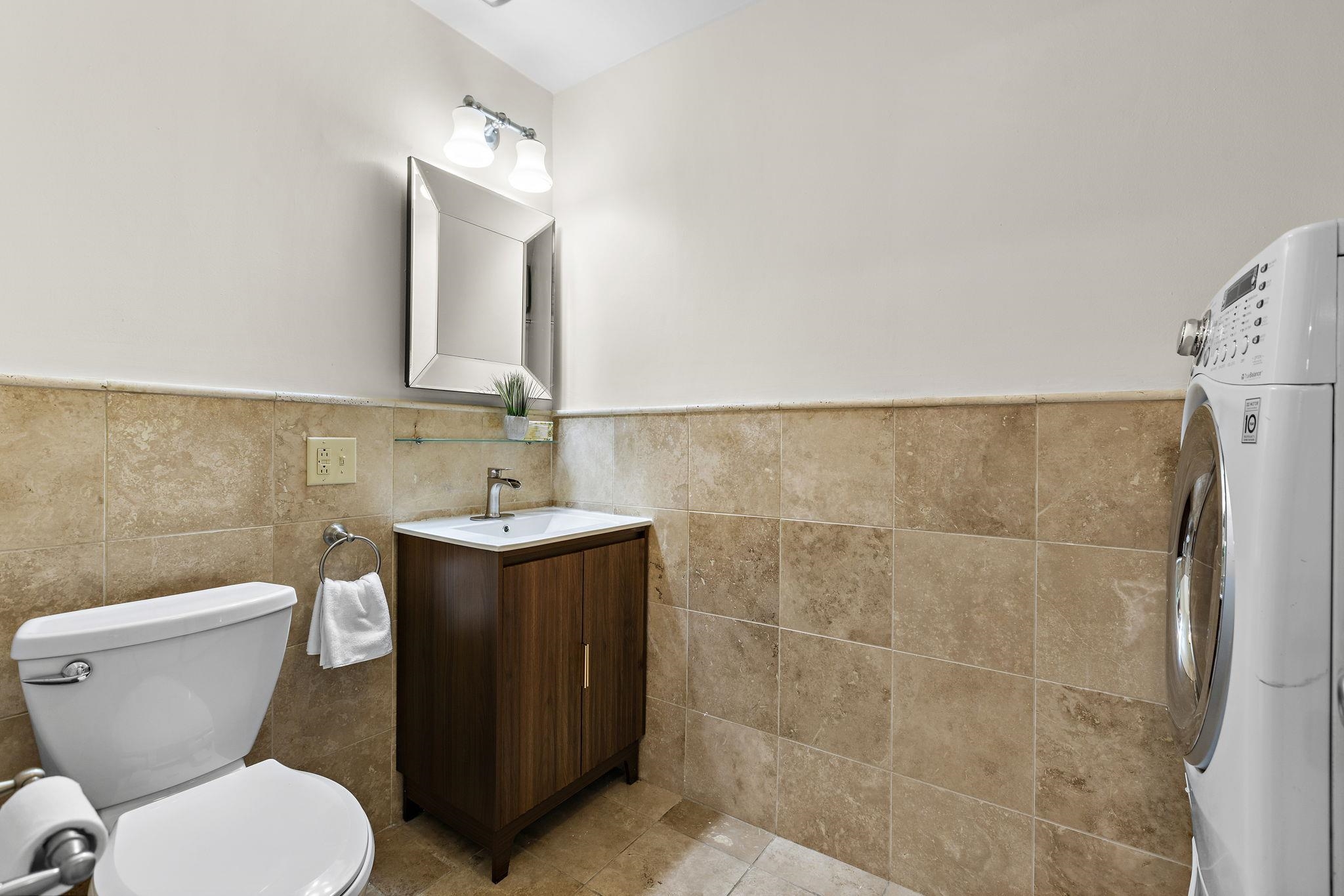 412 WASHINGTON ST Unit: 1B