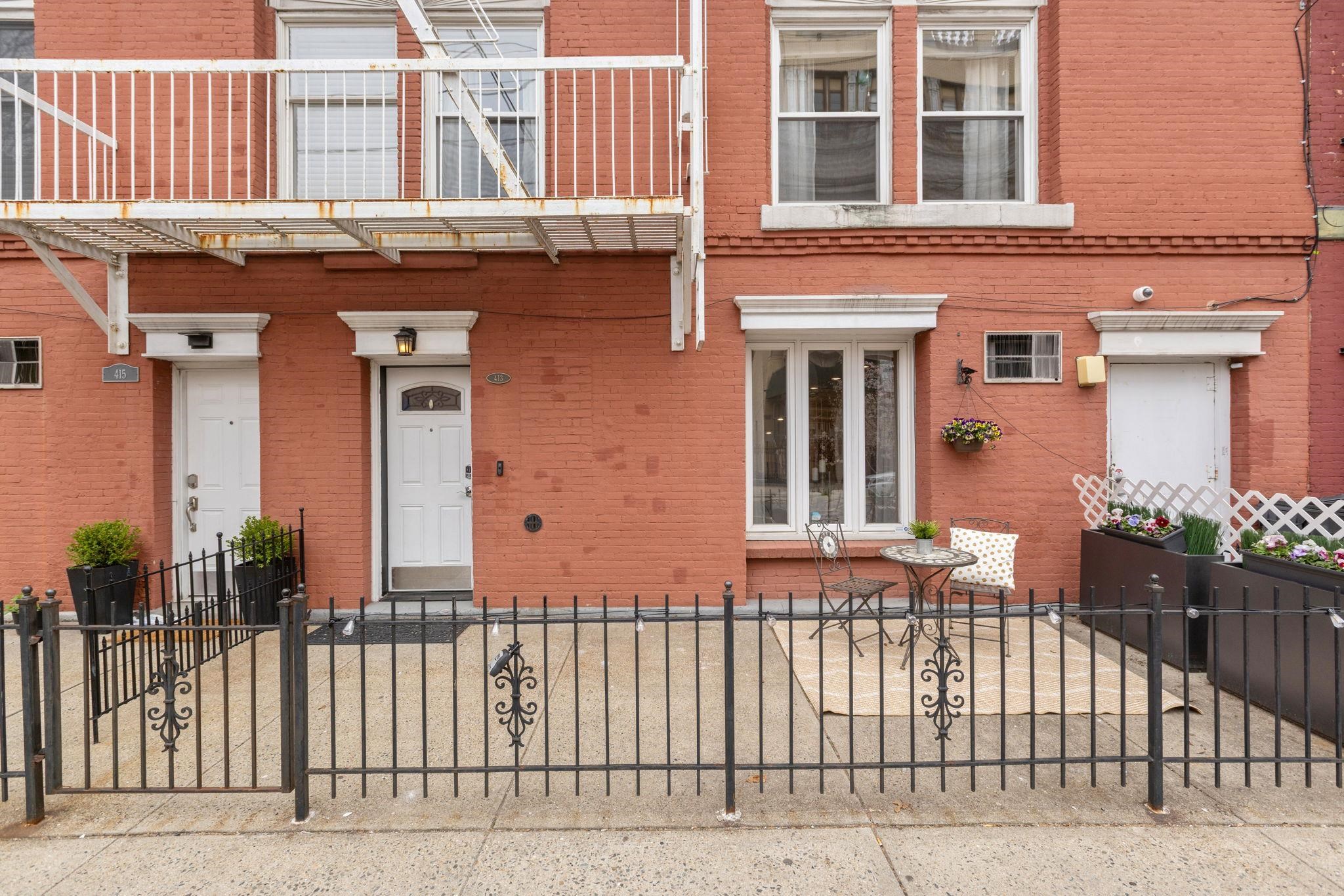 412 WASHINGTON ST Unit: 1B