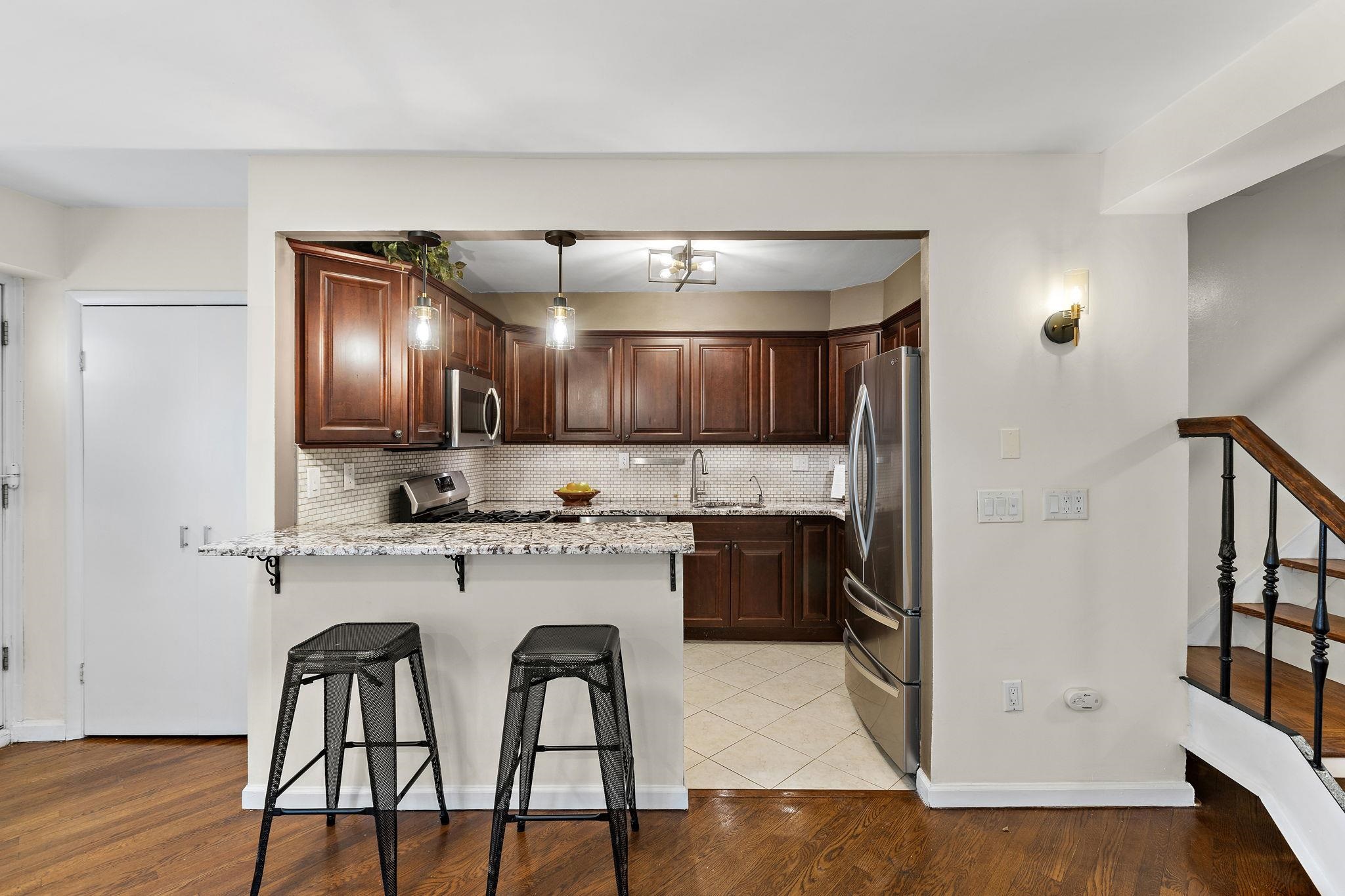 412 WASHINGTON ST Unit: 1B