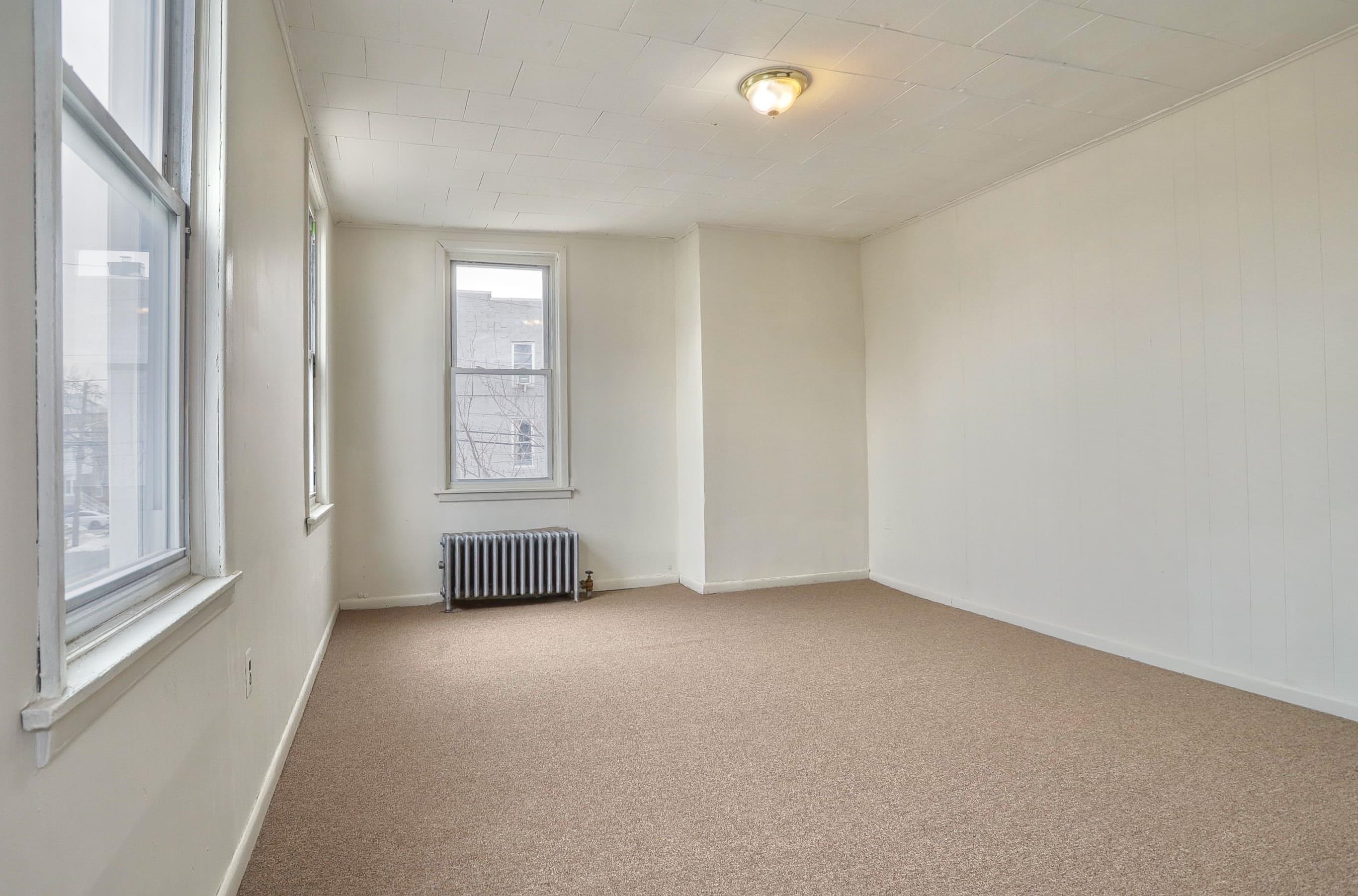 48 CARLTON AVE