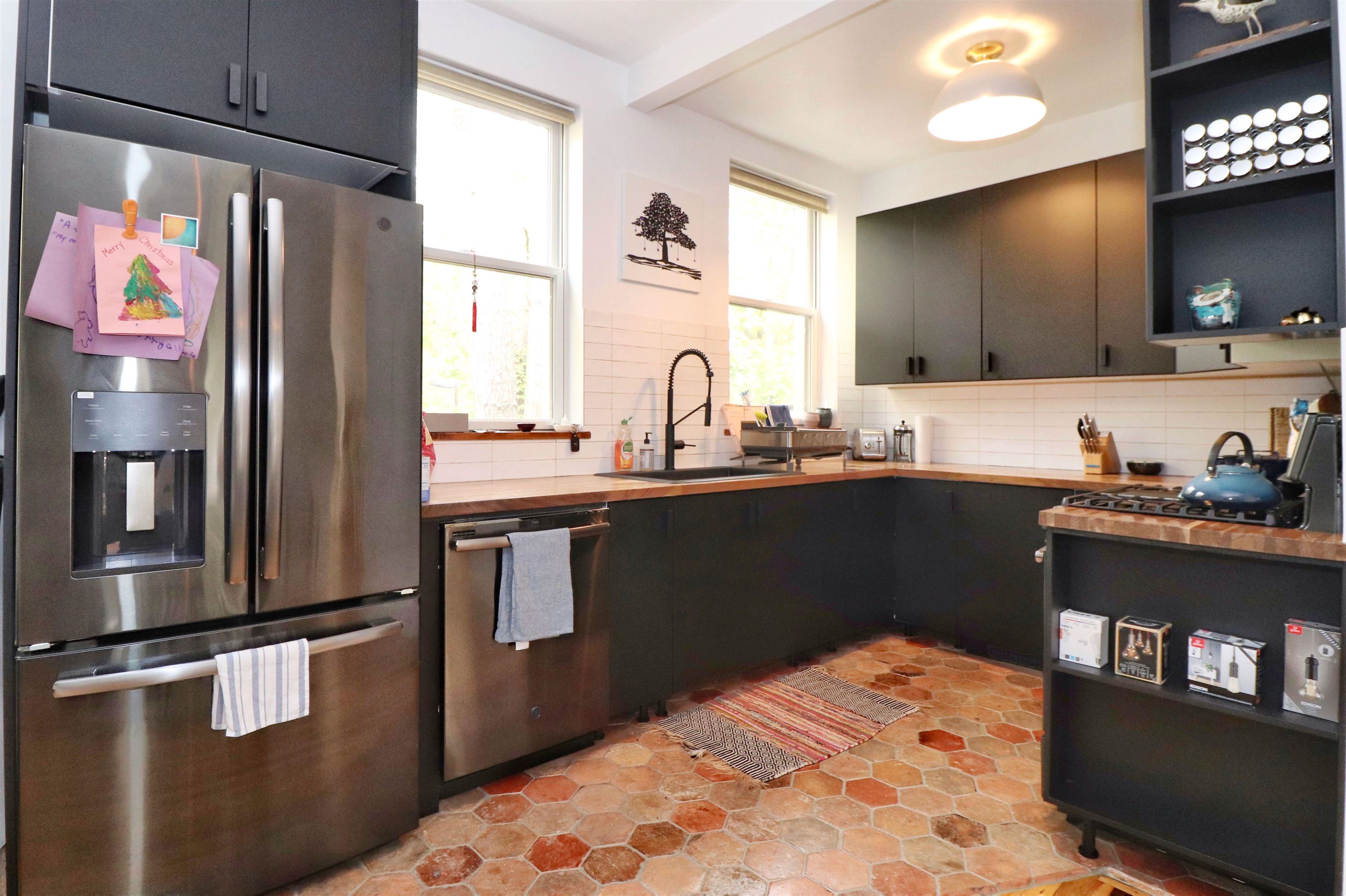 820 GRAND ST Unit: 2