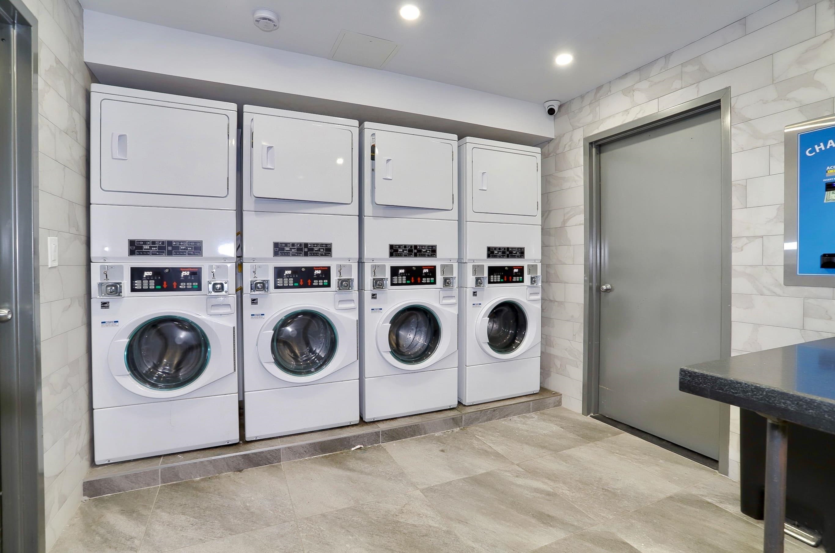 202 HUDSON ST Unit: 9