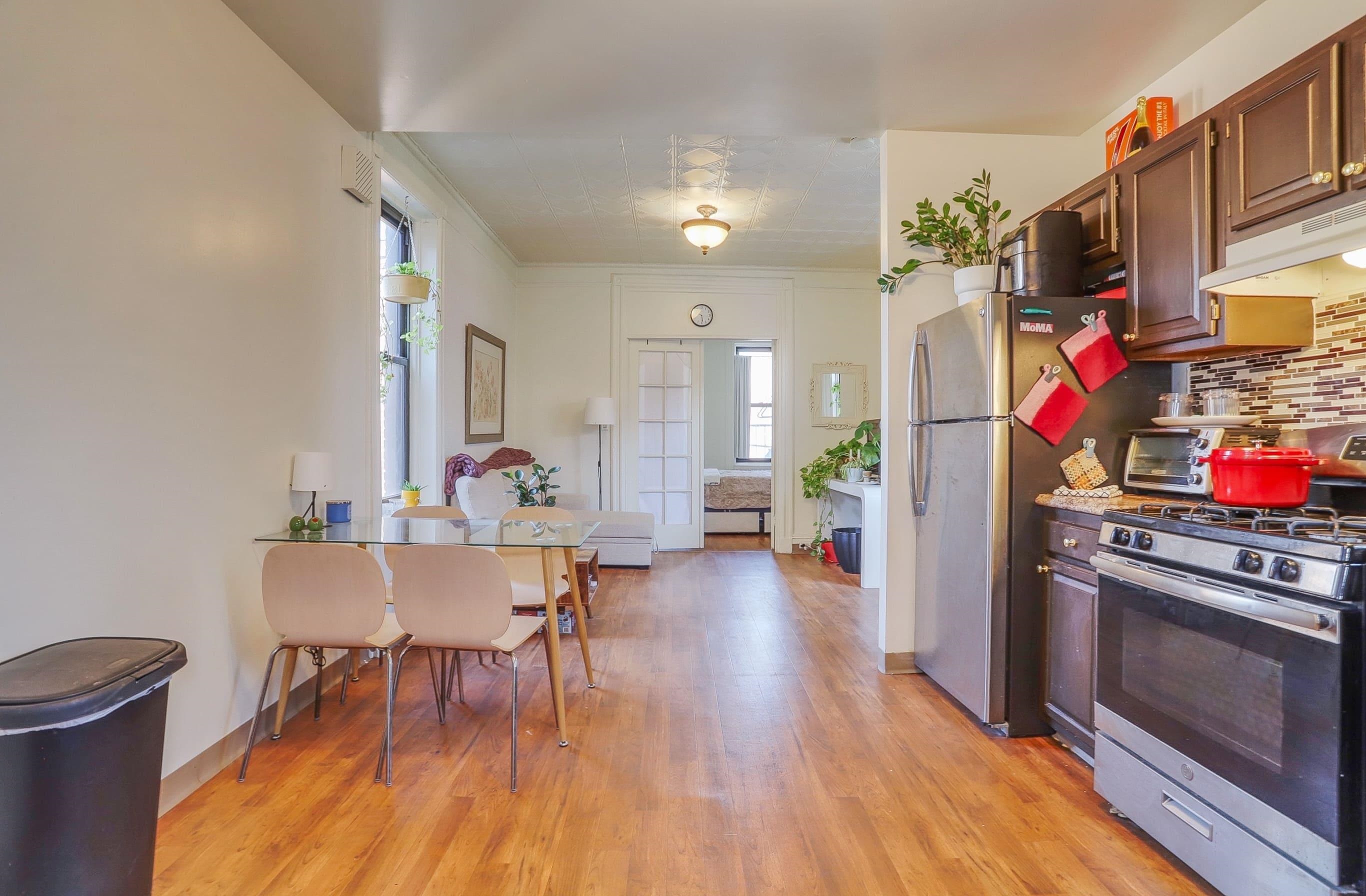 202 HUDSON ST Unit: 9