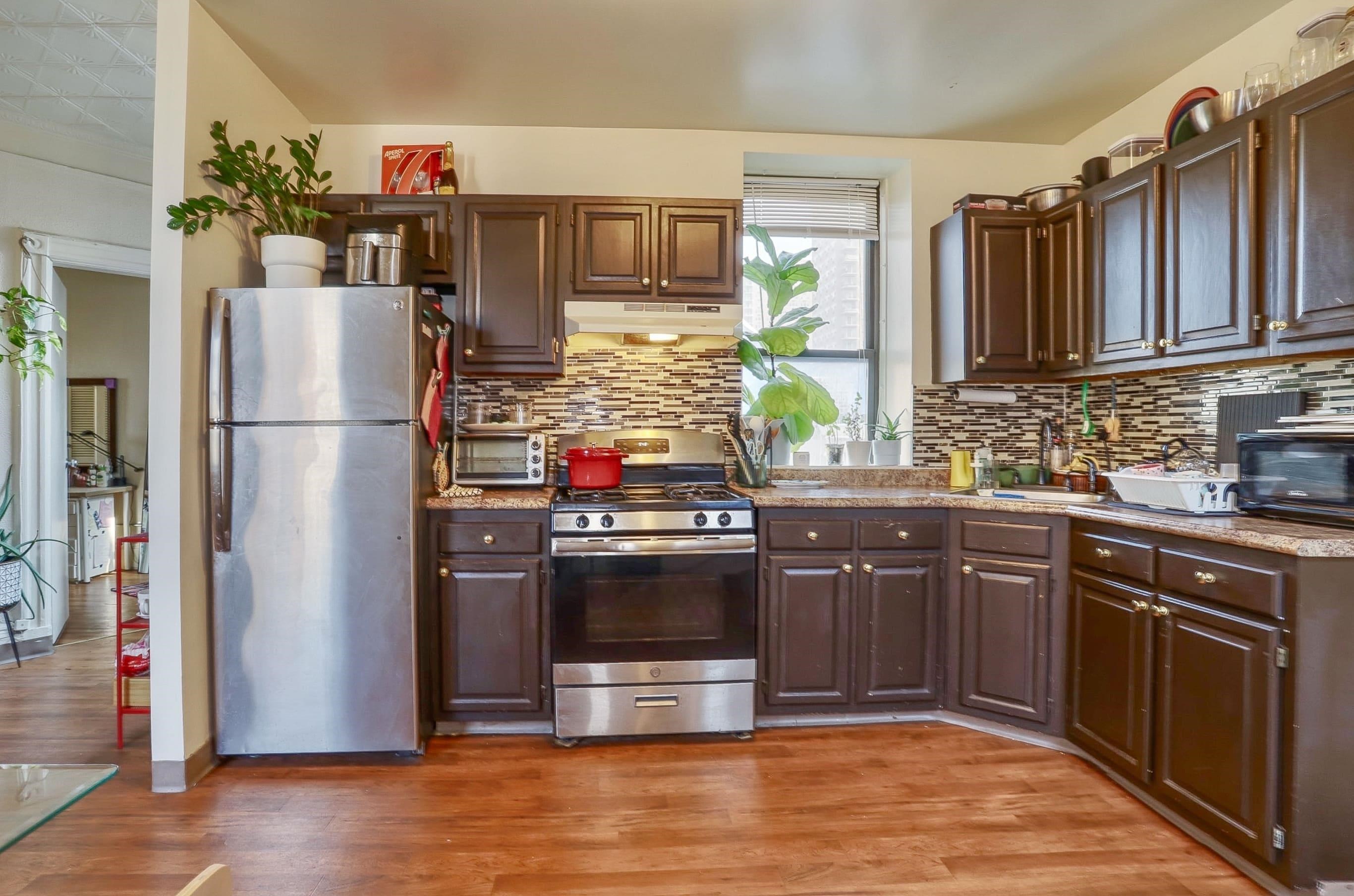 202 HUDSON ST Unit: 9