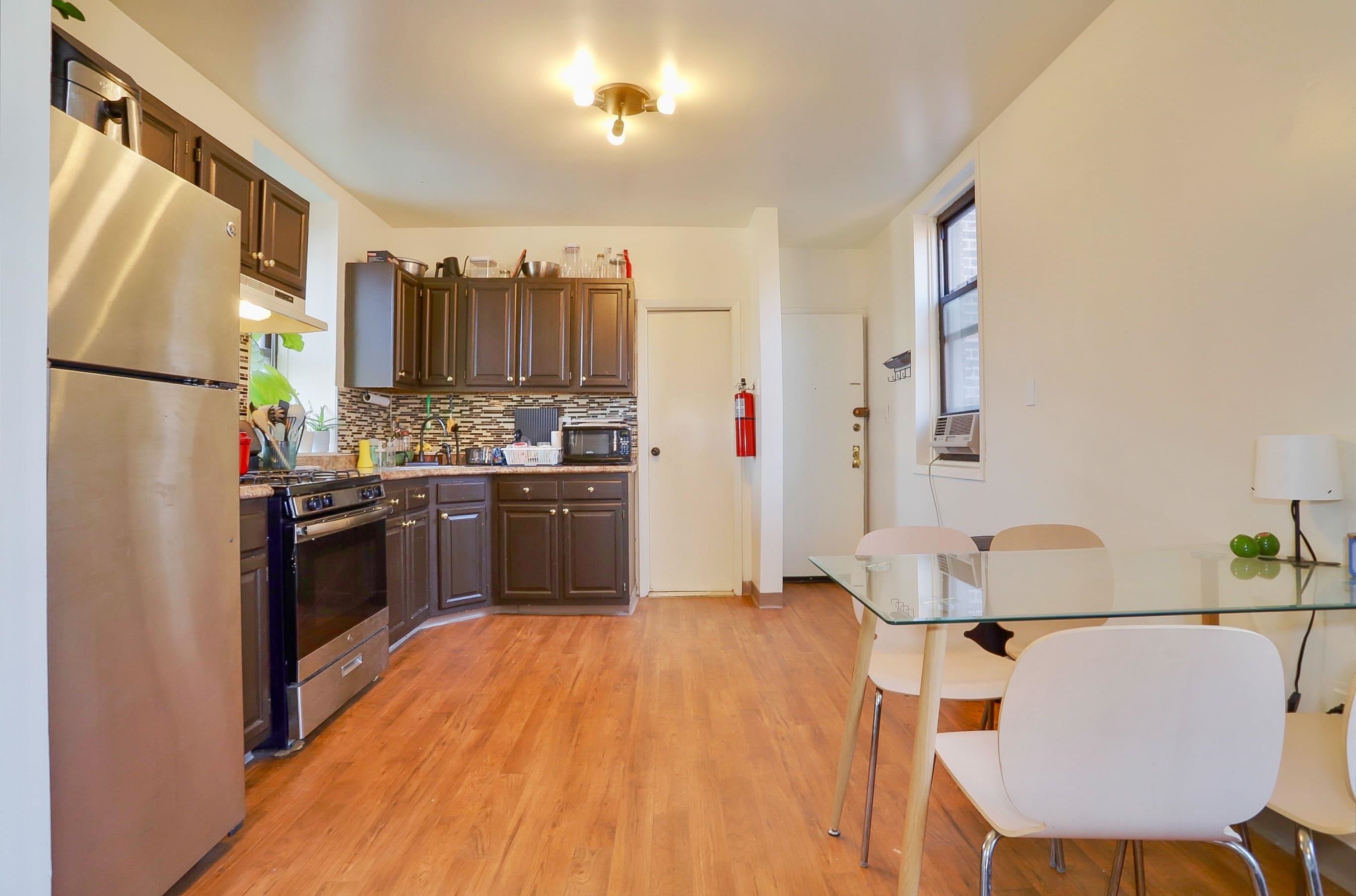 202 HUDSON ST Unit: 9