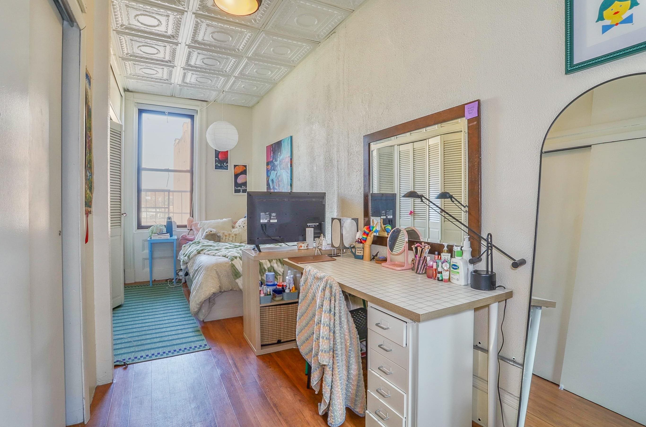 202 HUDSON ST Unit: 9