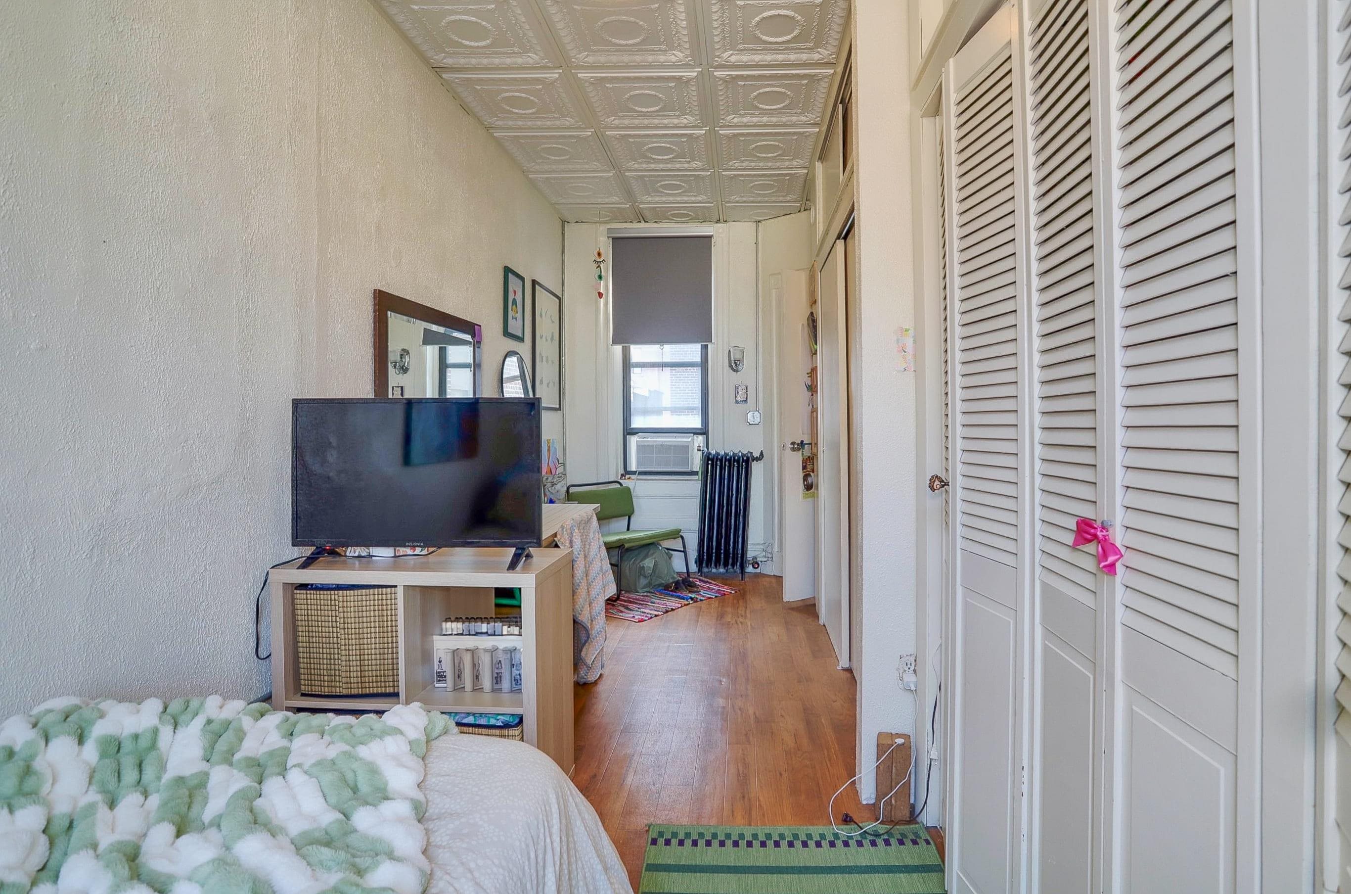 202 HUDSON ST Unit: 9
