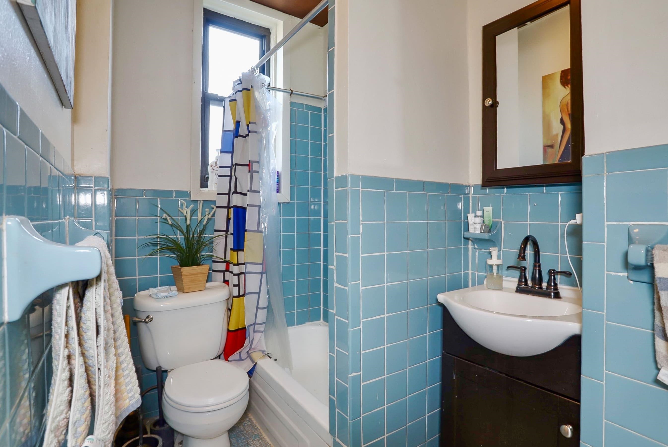 202 HUDSON ST Unit: 9
