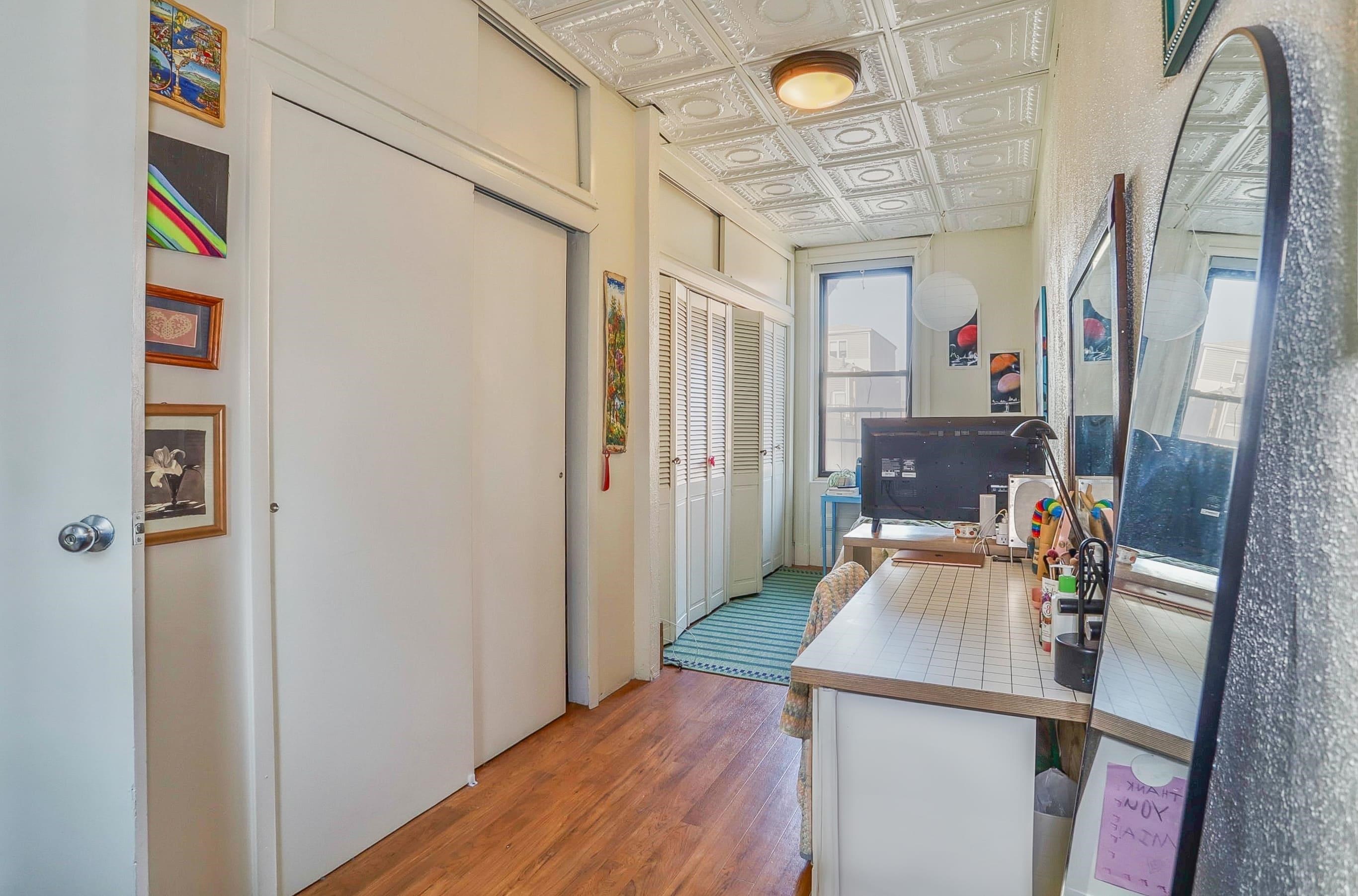 202 HUDSON ST Unit: 9