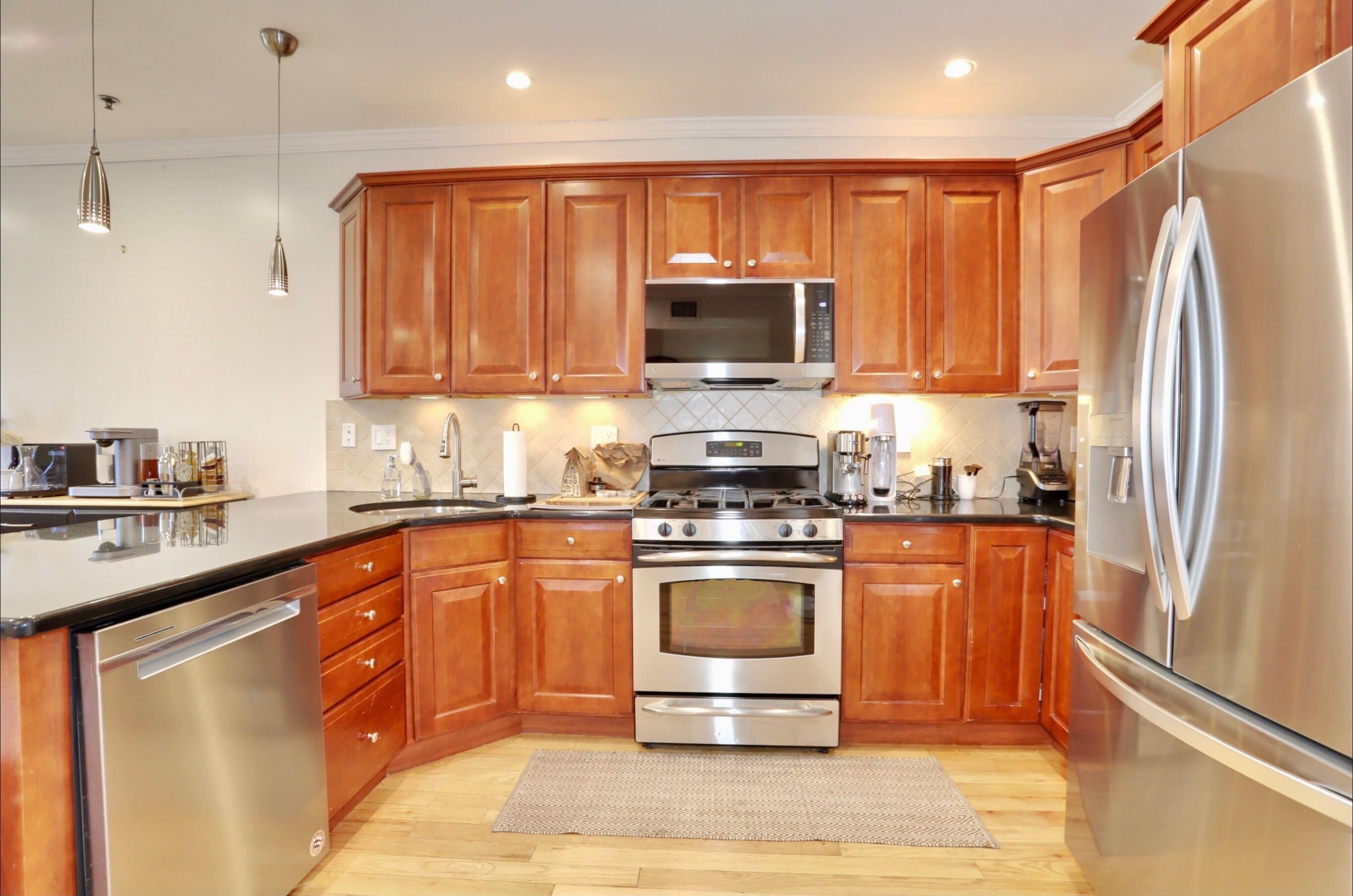 421 JACKSON ST Unit: 1