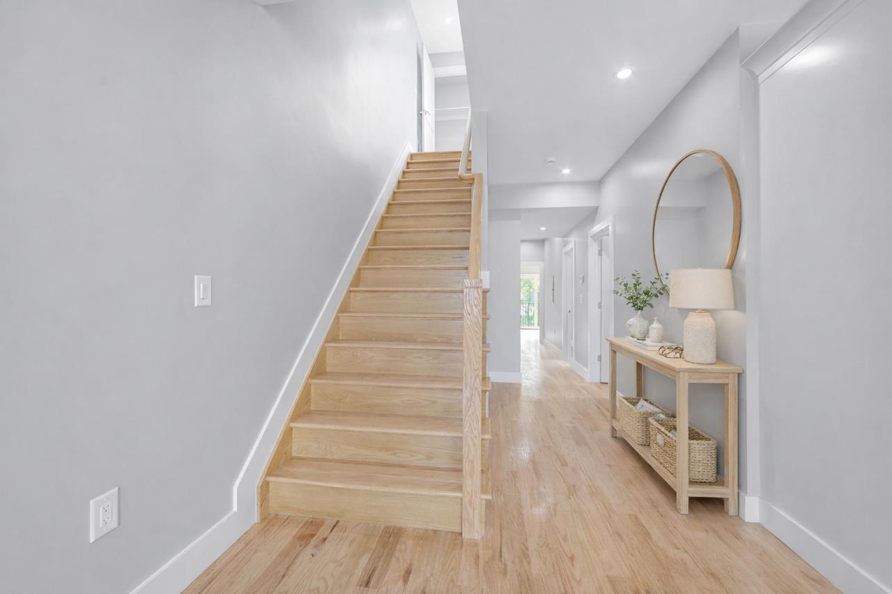 88 WEST 20TH ST Unit: 2