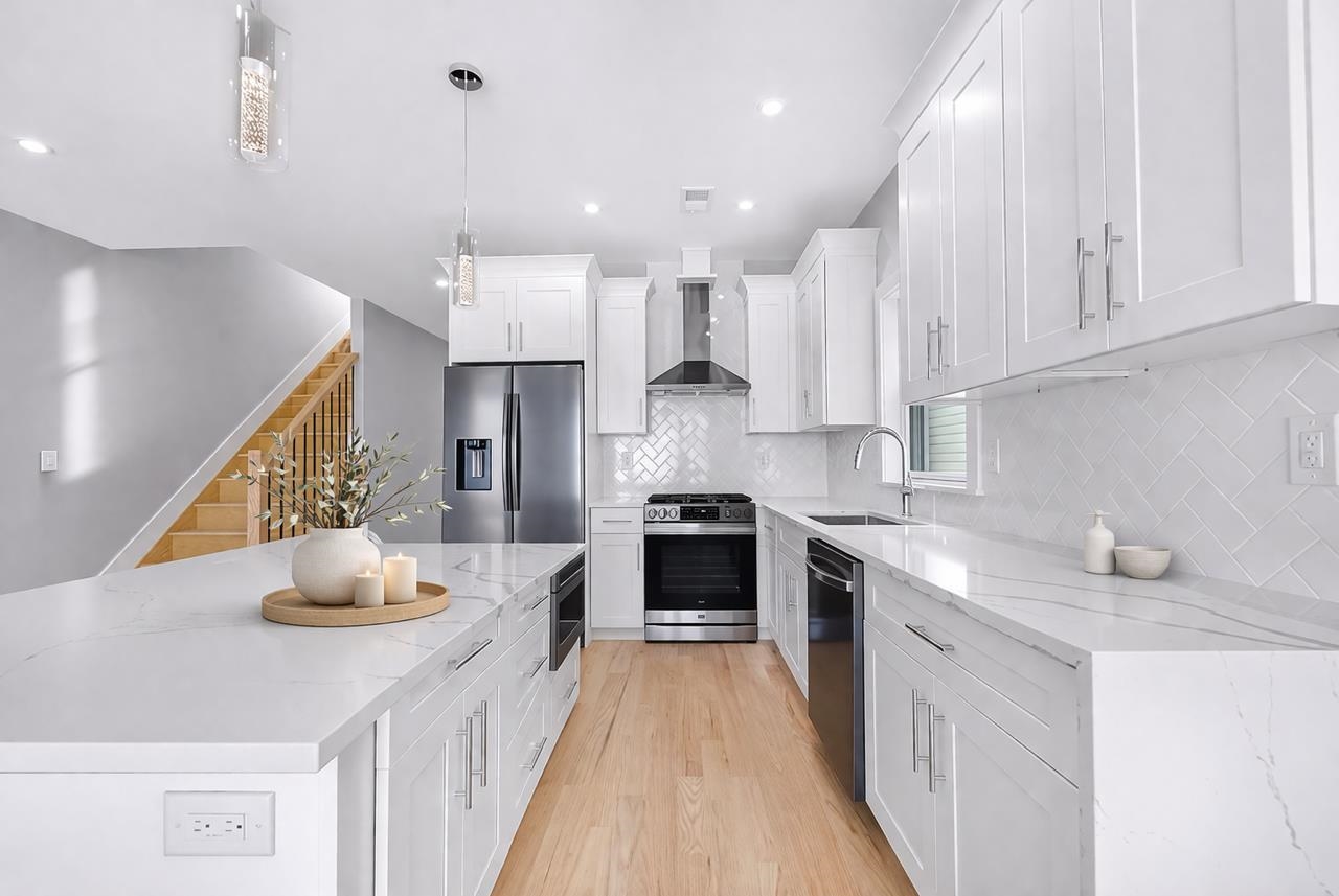88 WEST 20TH ST Unit: 2