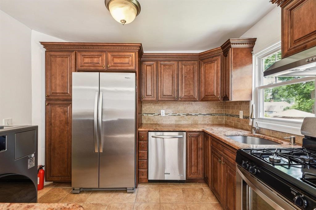 482 SOUTH ELM ST
