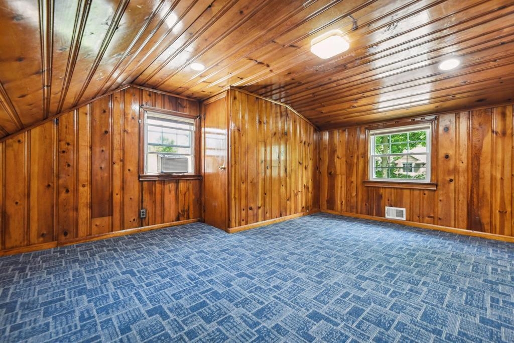 482 SOUTH ELM ST