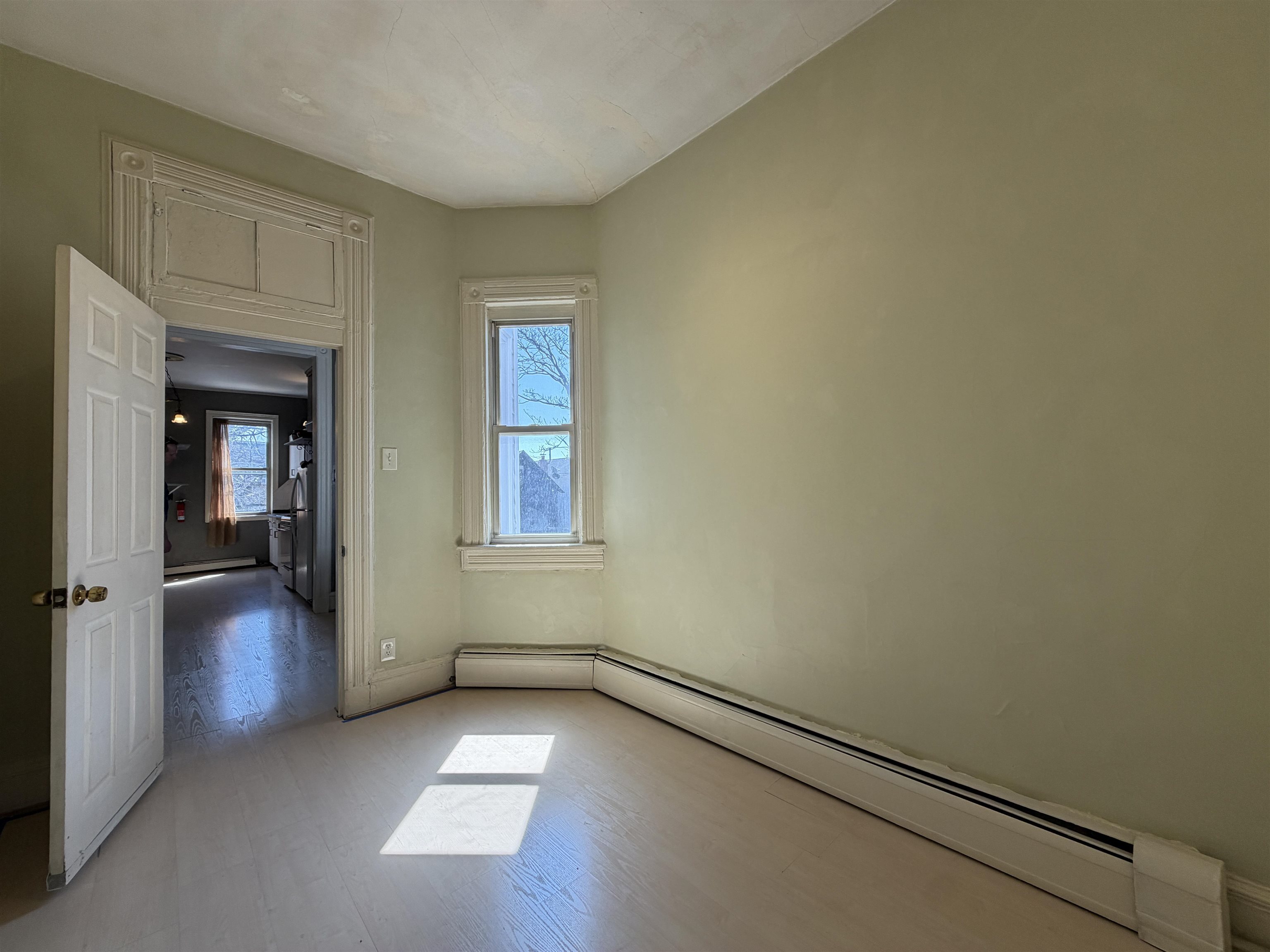 68 SHERMAN AVE Unit: 2R