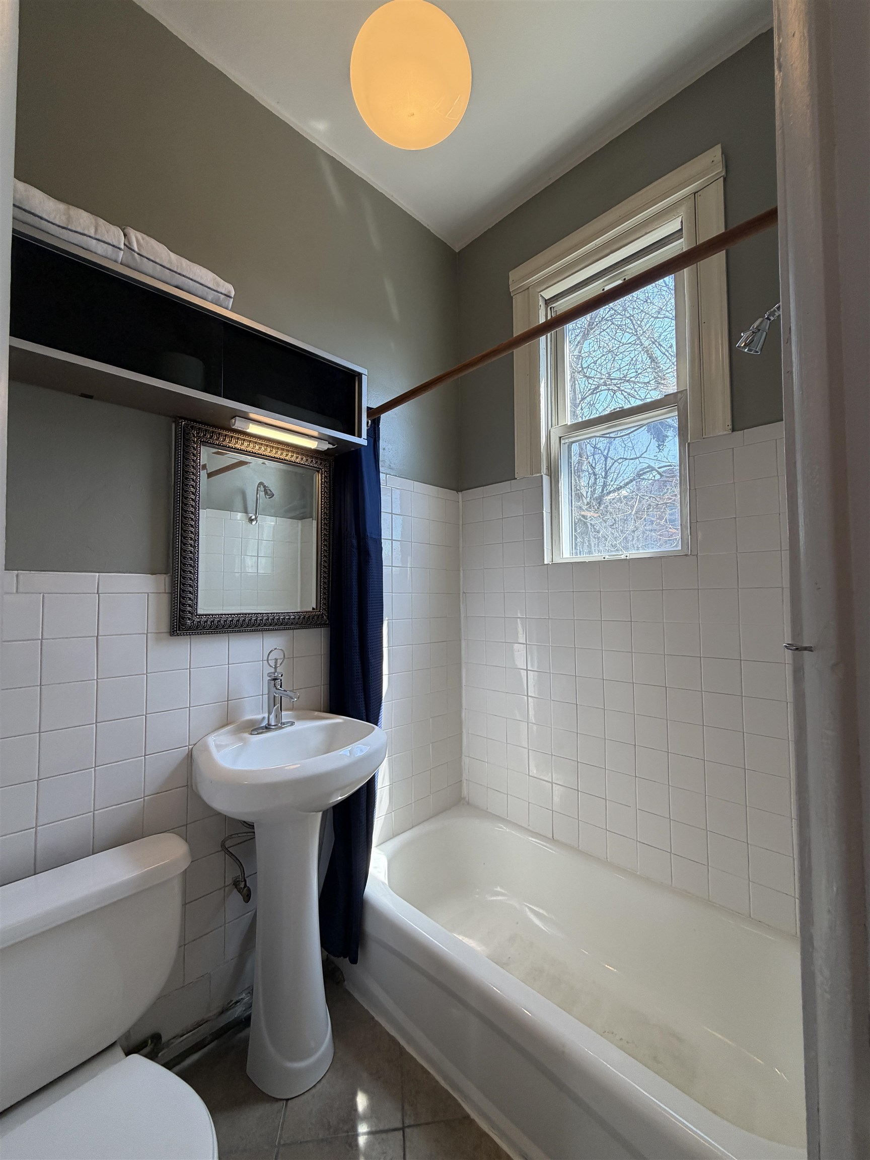 68 SHERMAN AVE Unit: 2R