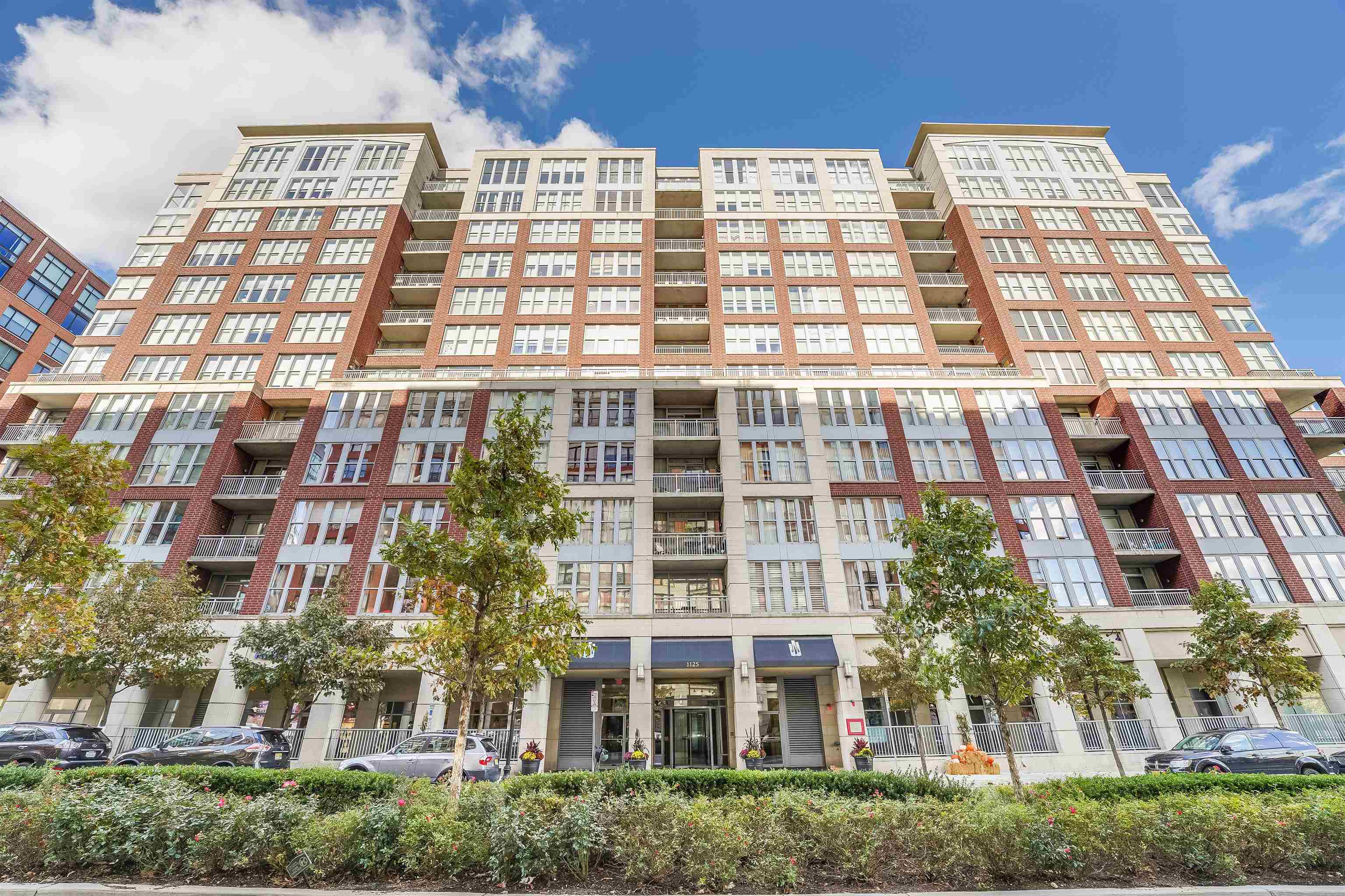 1125 MAXWELL LANE Unit: 604
