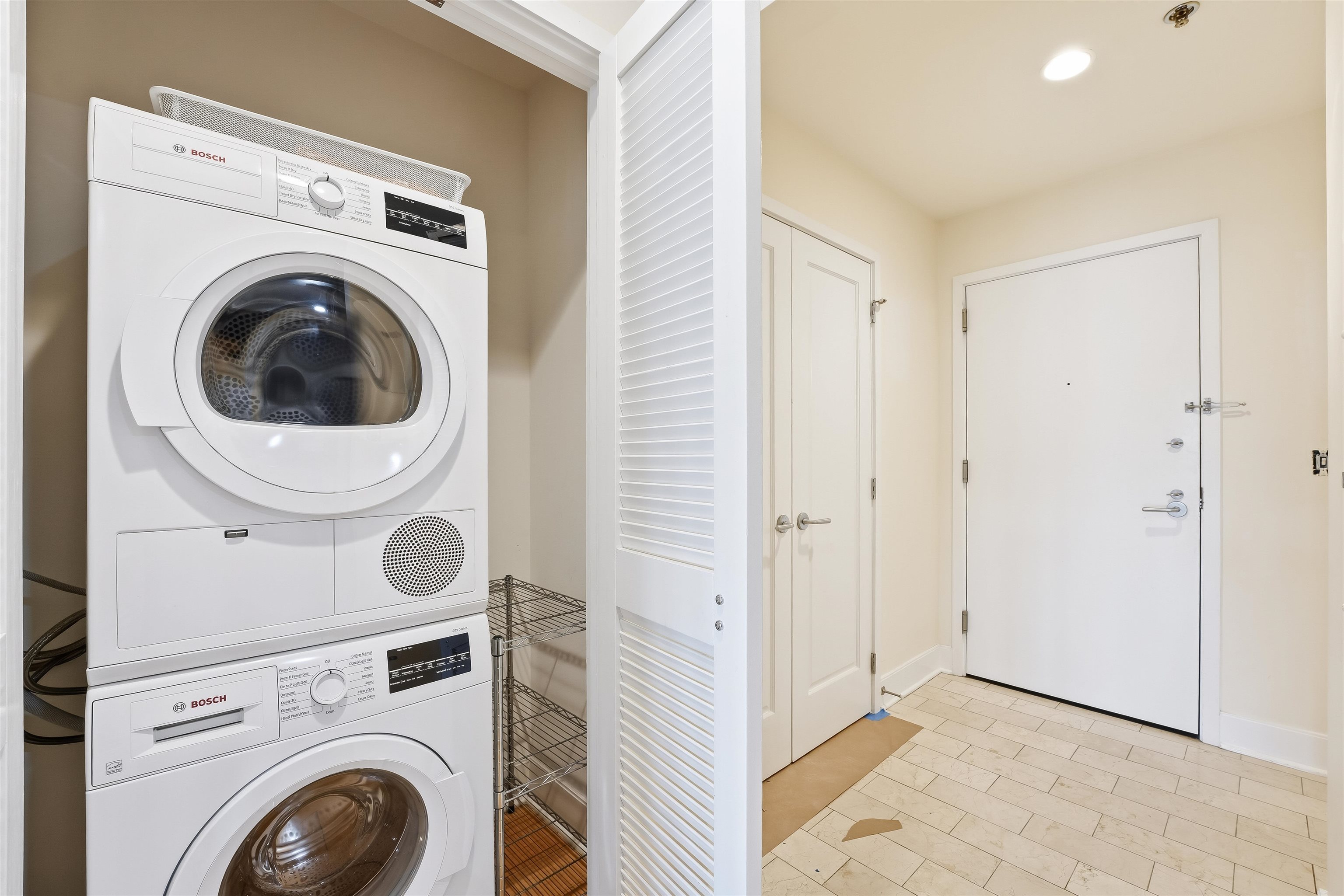 1125 MAXWELL LANE Unit: 1123