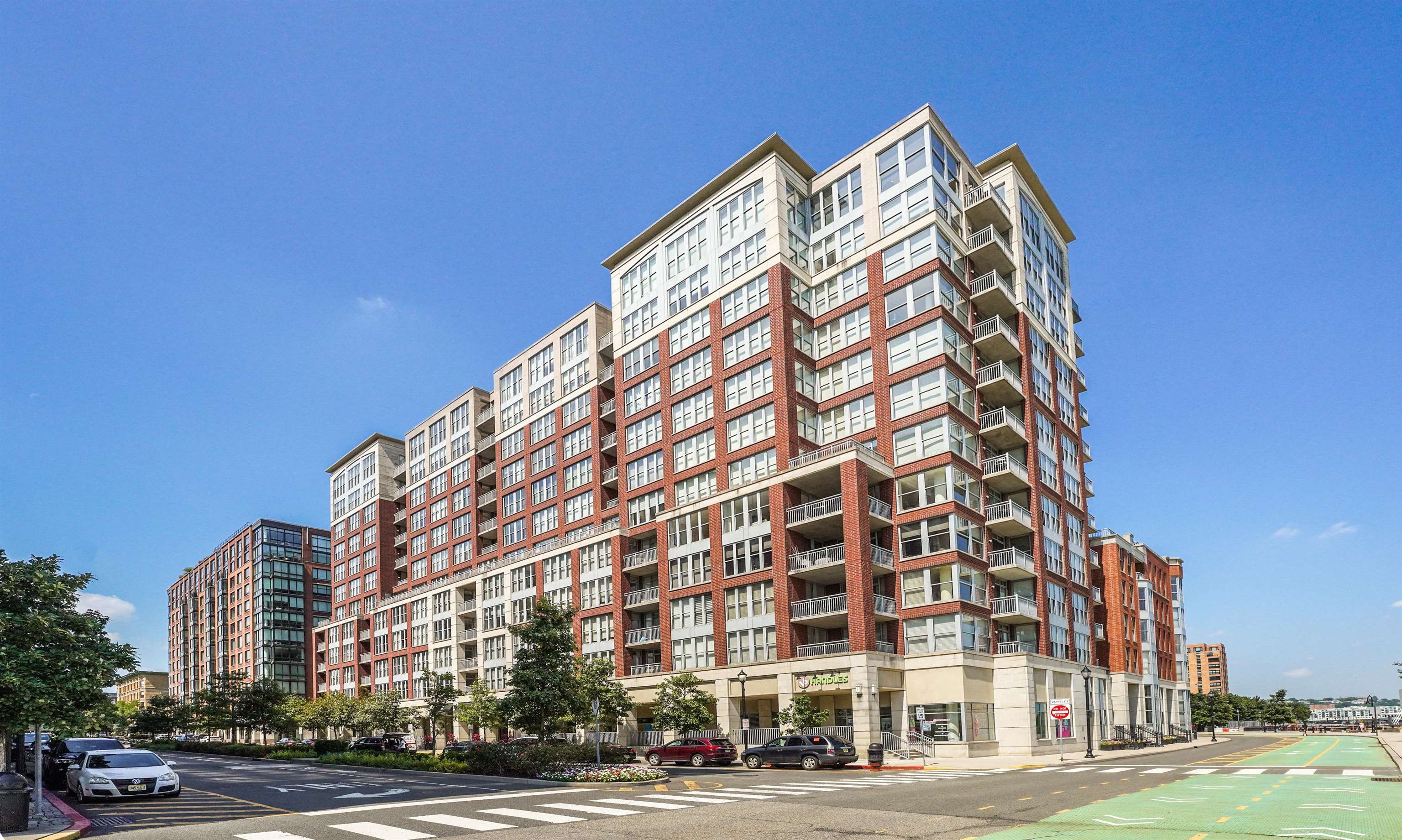 1125 MAXWELL LANE Unit: 1123