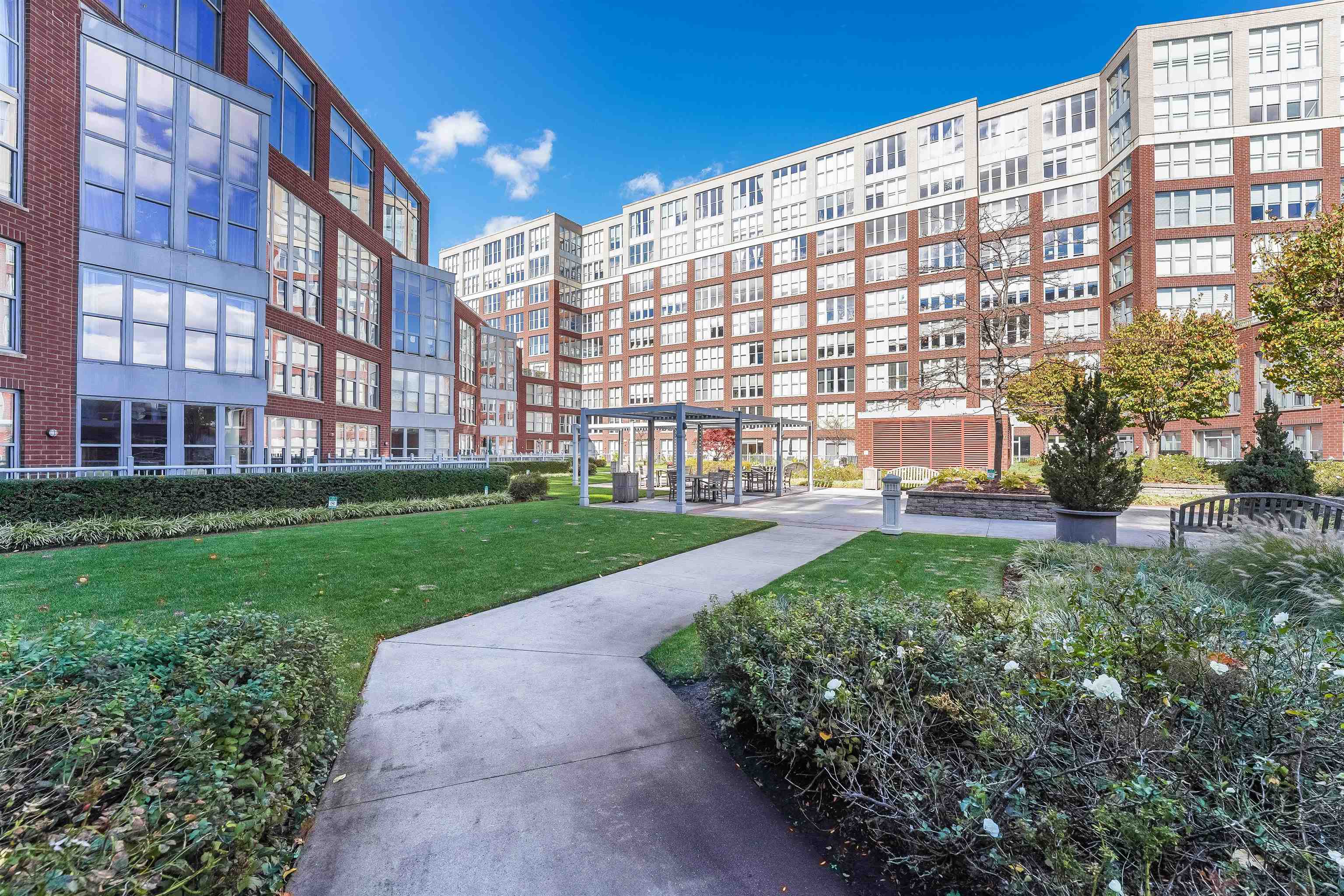 1125 MAXWELL LANE Unit: 1123