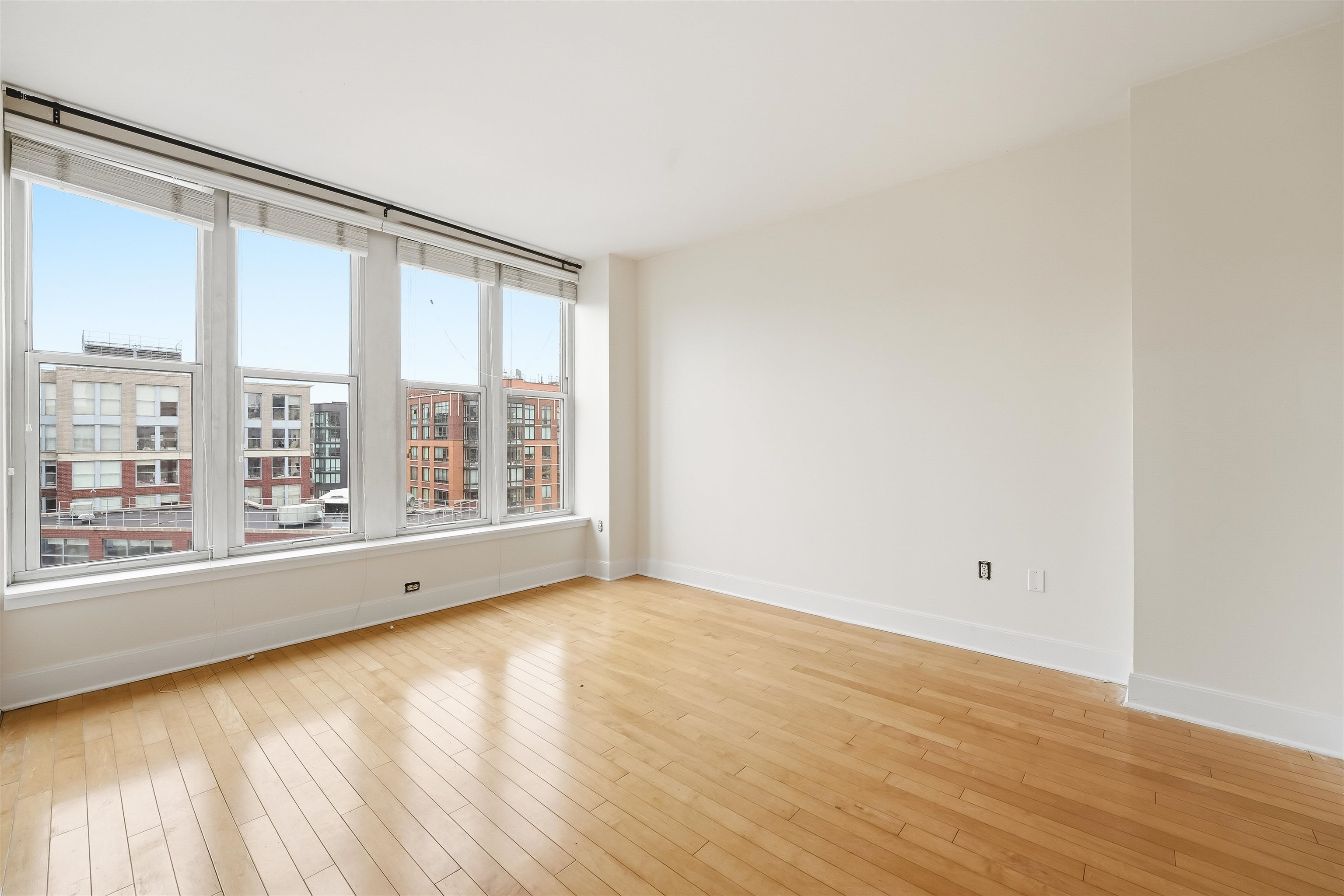 1125 MAXWELL LANE Unit: 1123