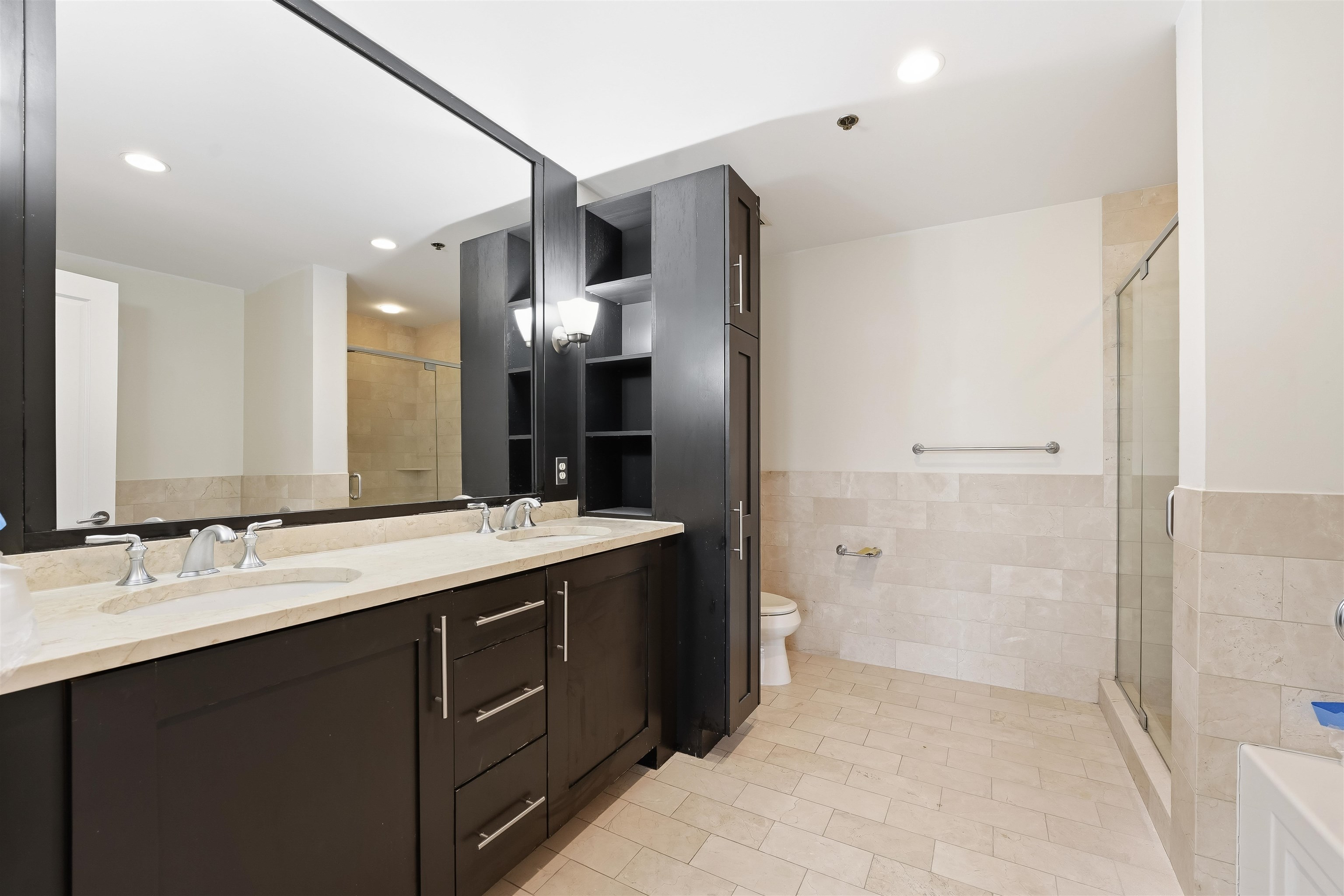 1125 MAXWELL LANE Unit: 1123