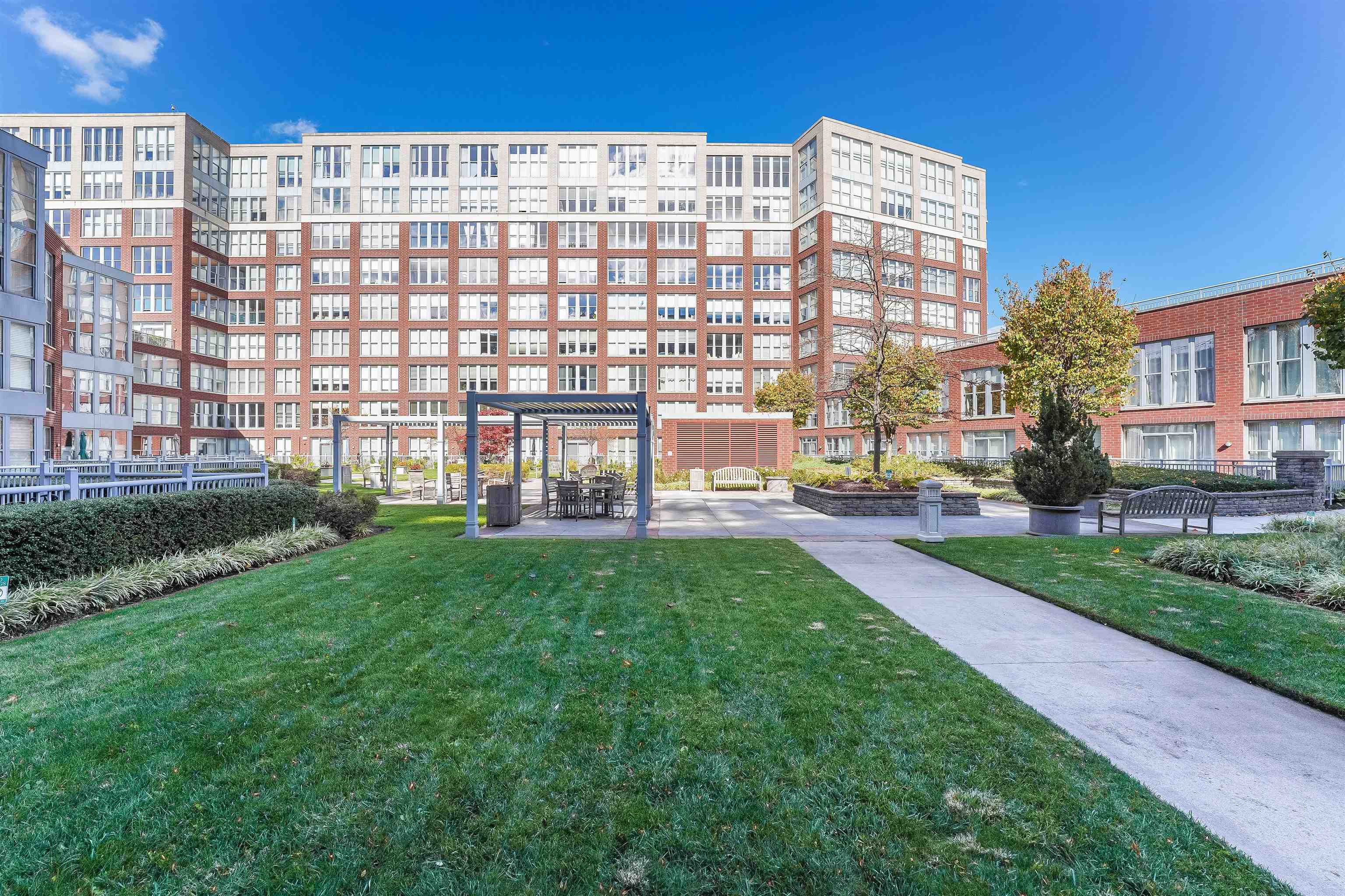 1125 MAXWELL LANE Unit: 1123