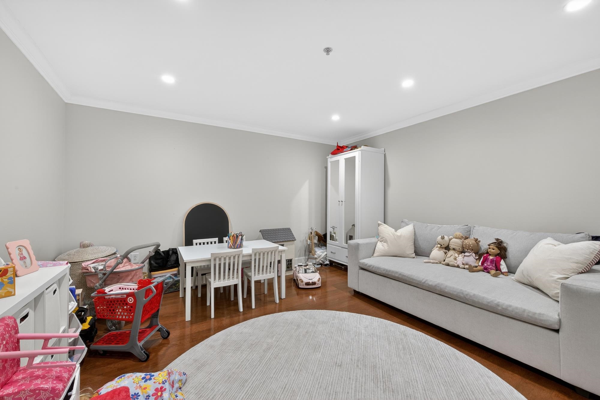 1025 MAXWELL LANE Unit: 212