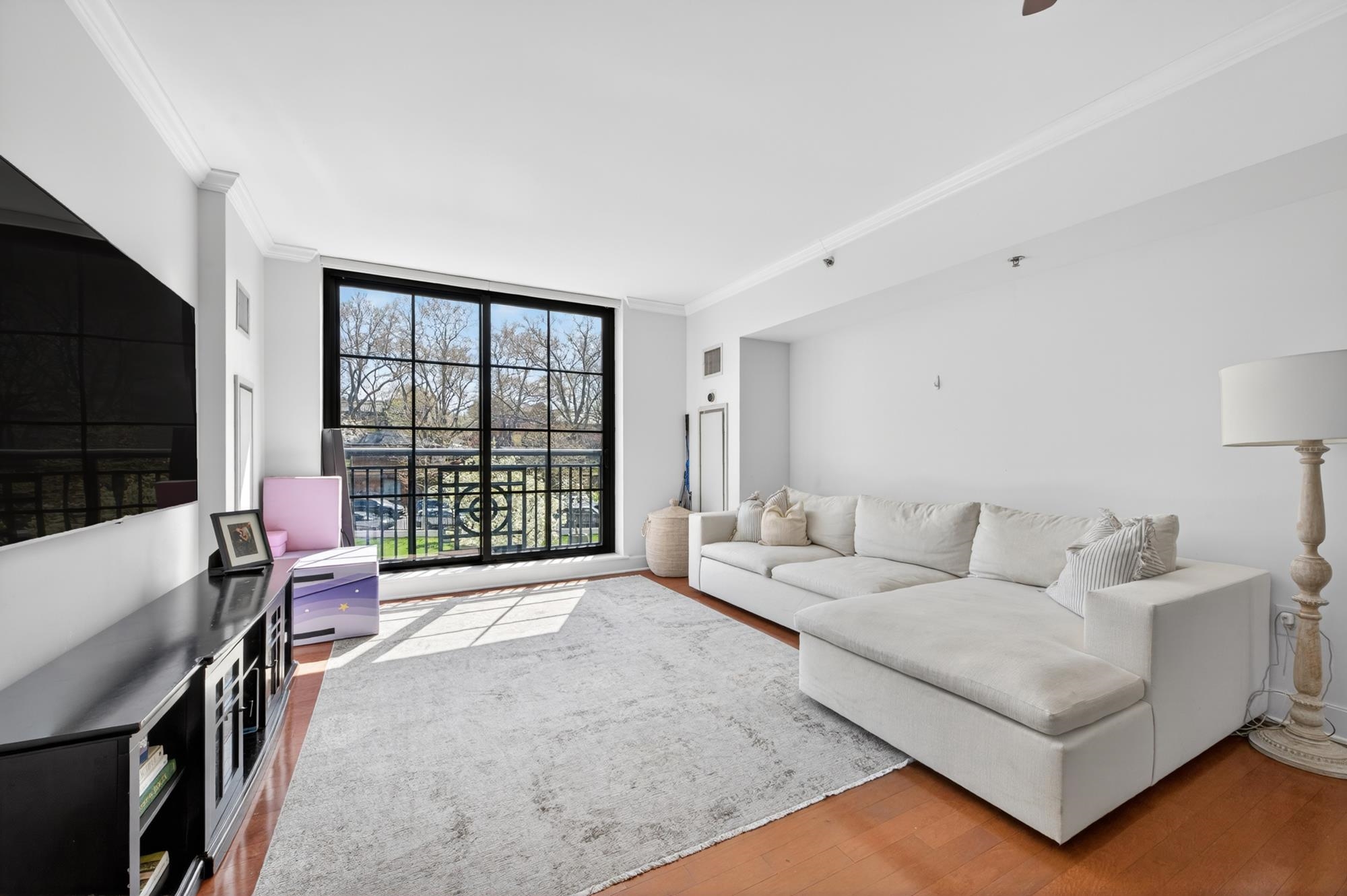 1025 MAXWELL LANE Unit: 212