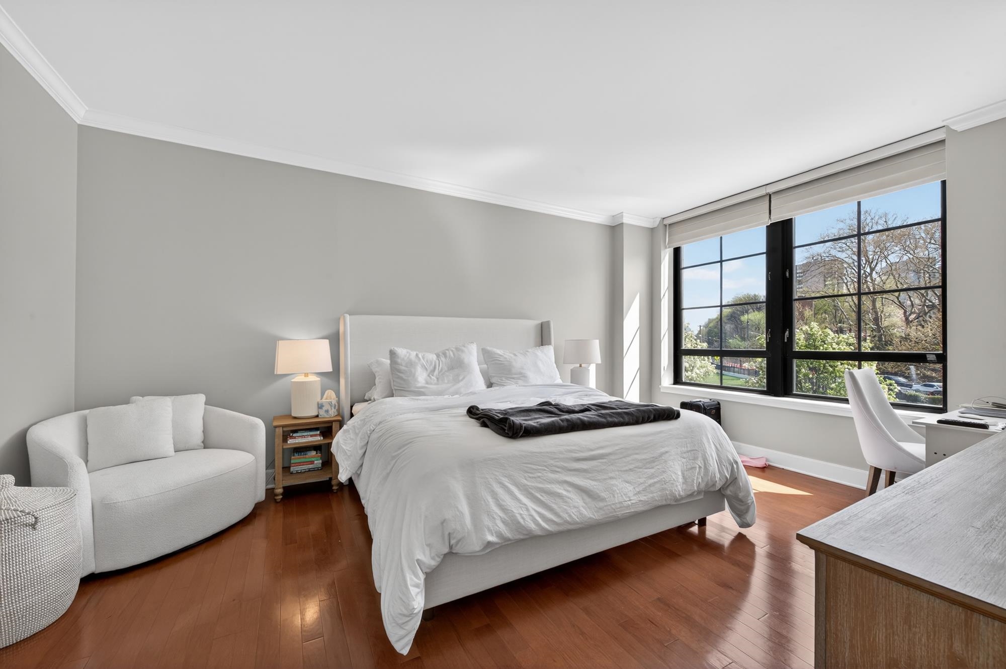 1025 MAXWELL LANE Unit: 212