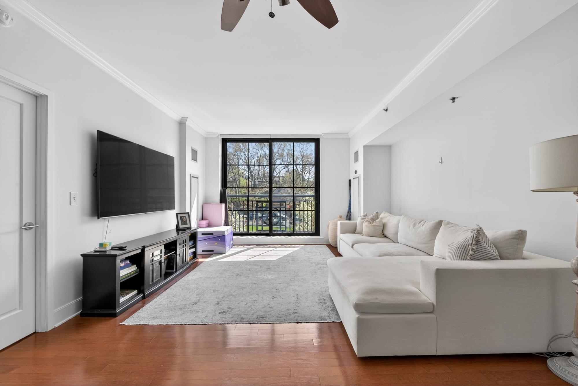 1025 MAXWELL LANE Unit: 212