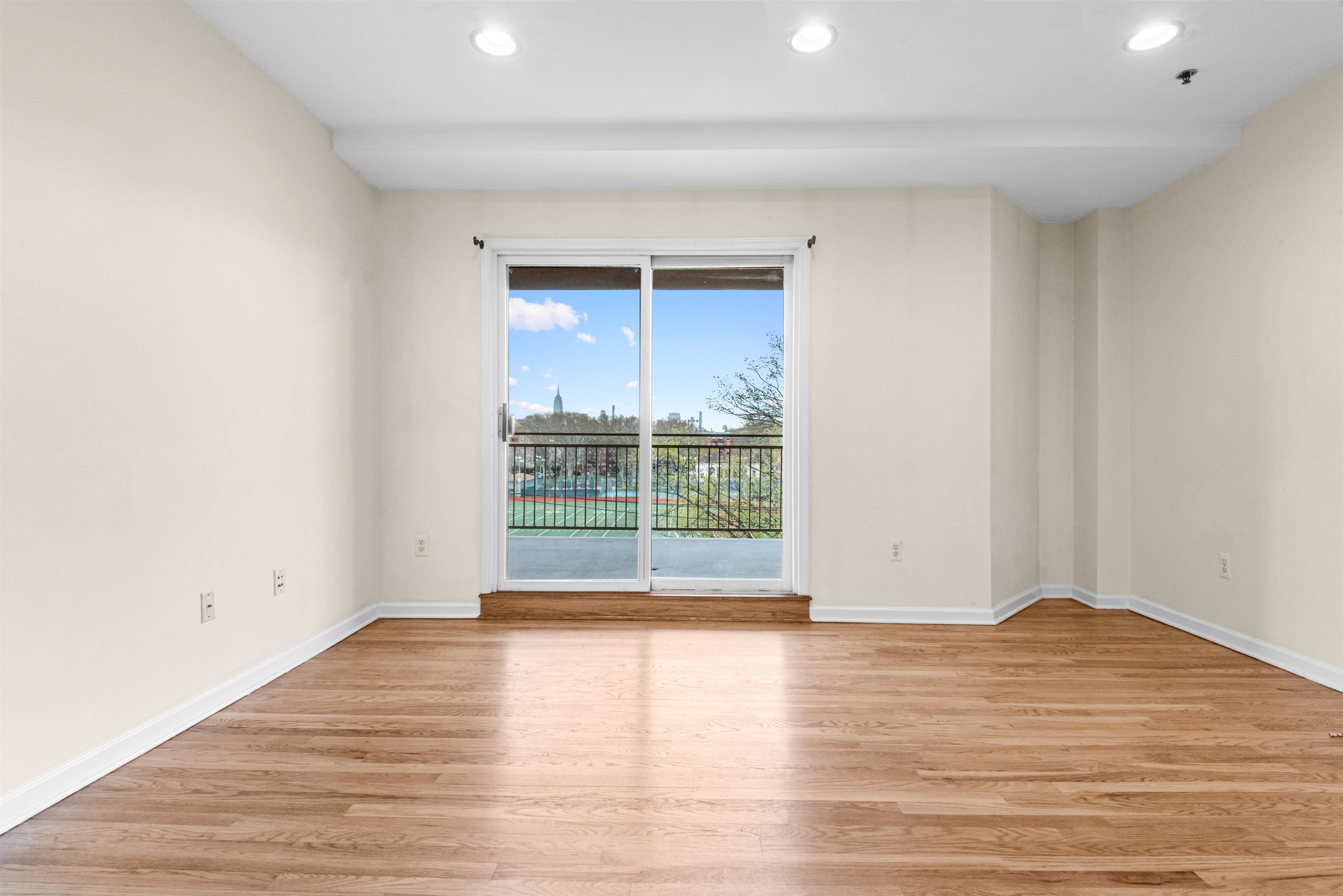 920 JEFFERSON ST Unit: 501