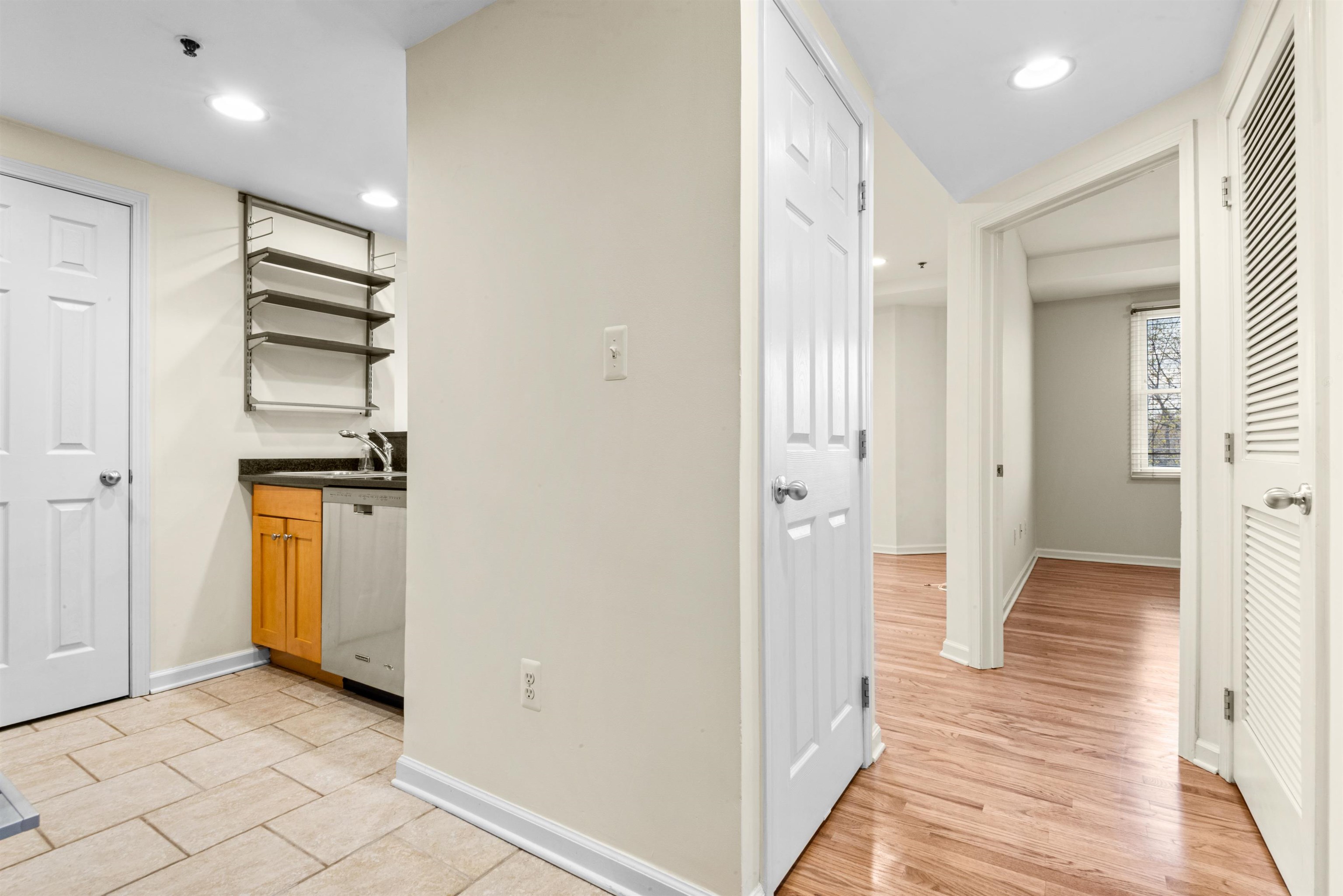920 JEFFERSON ST Unit: 501