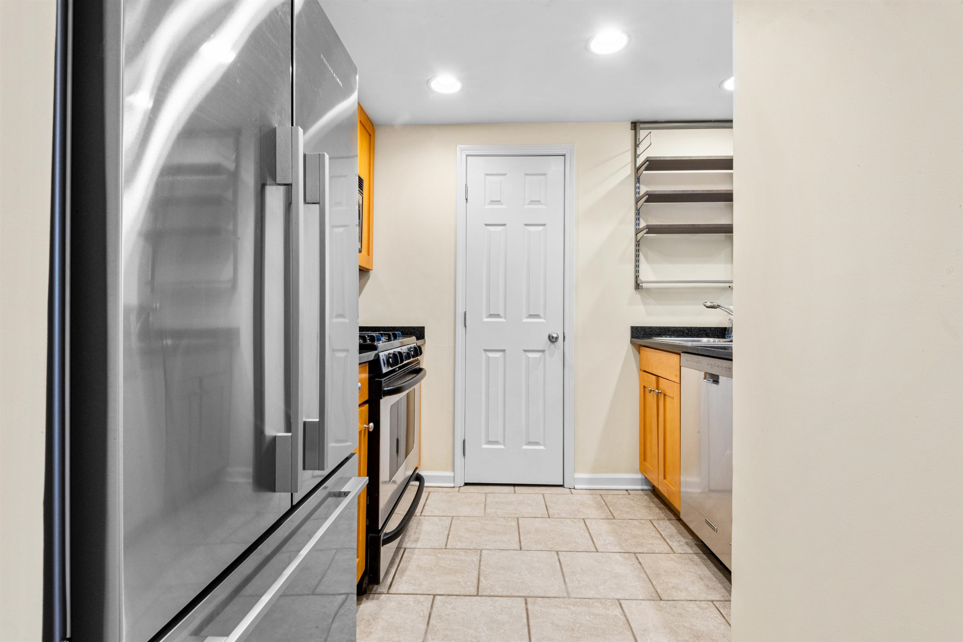 920 JEFFERSON ST Unit: 501