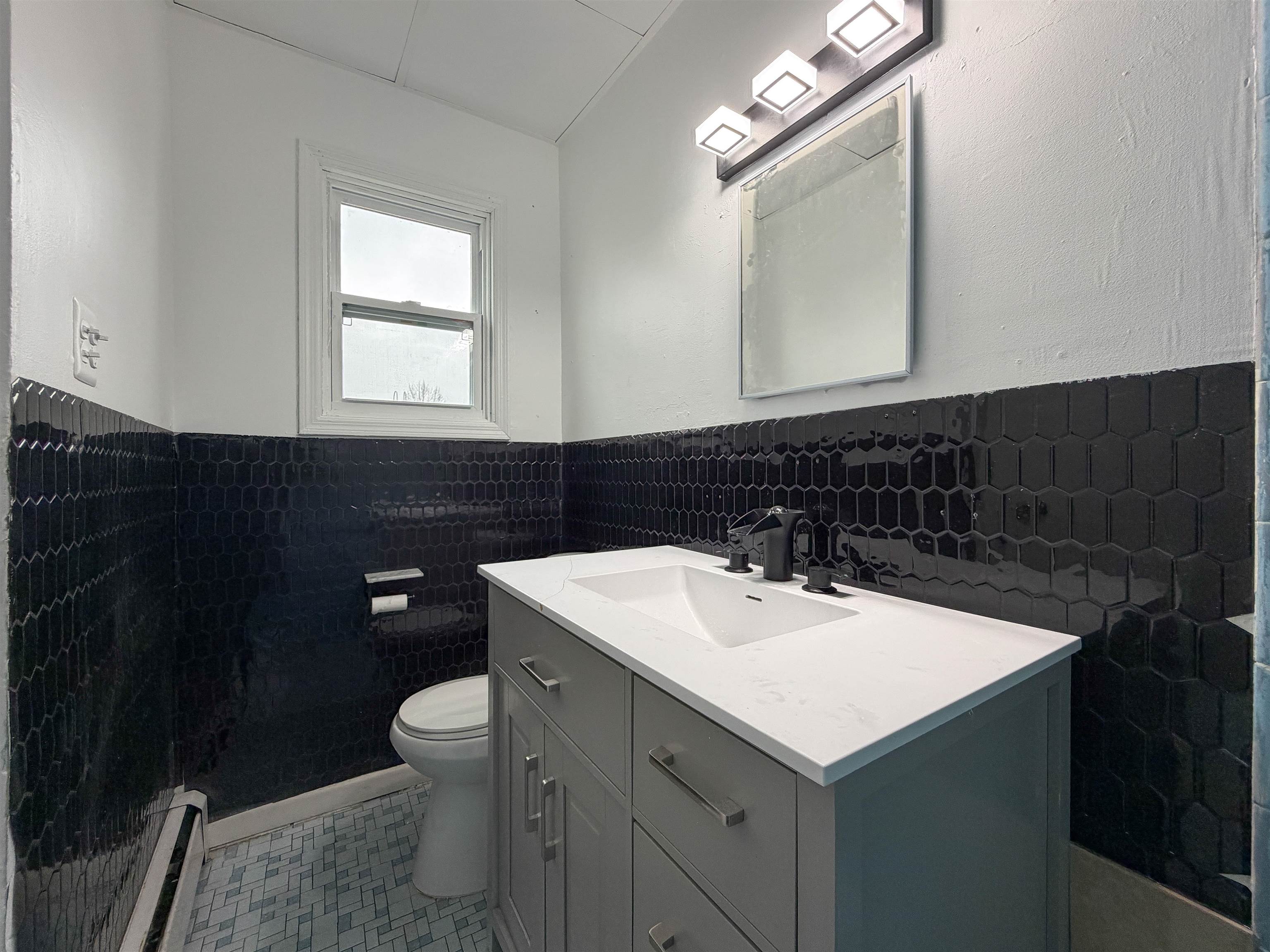 119 ZABRISKIE ST Unit: 3