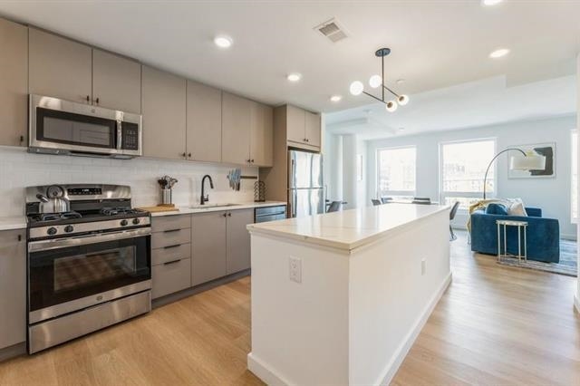 401 JACKSON ST Unit: 510
