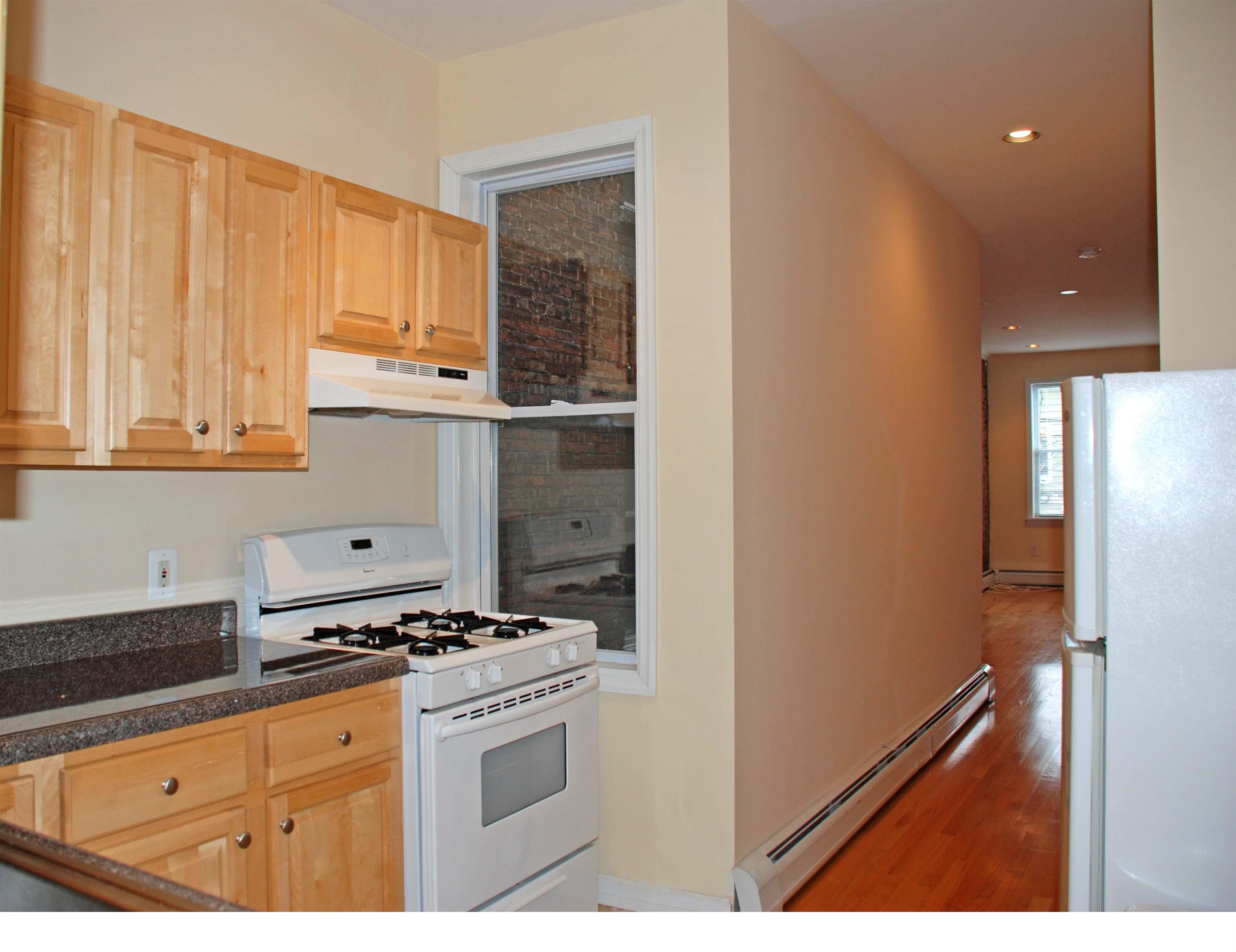 273 WEBSTER AVE Unit: 4