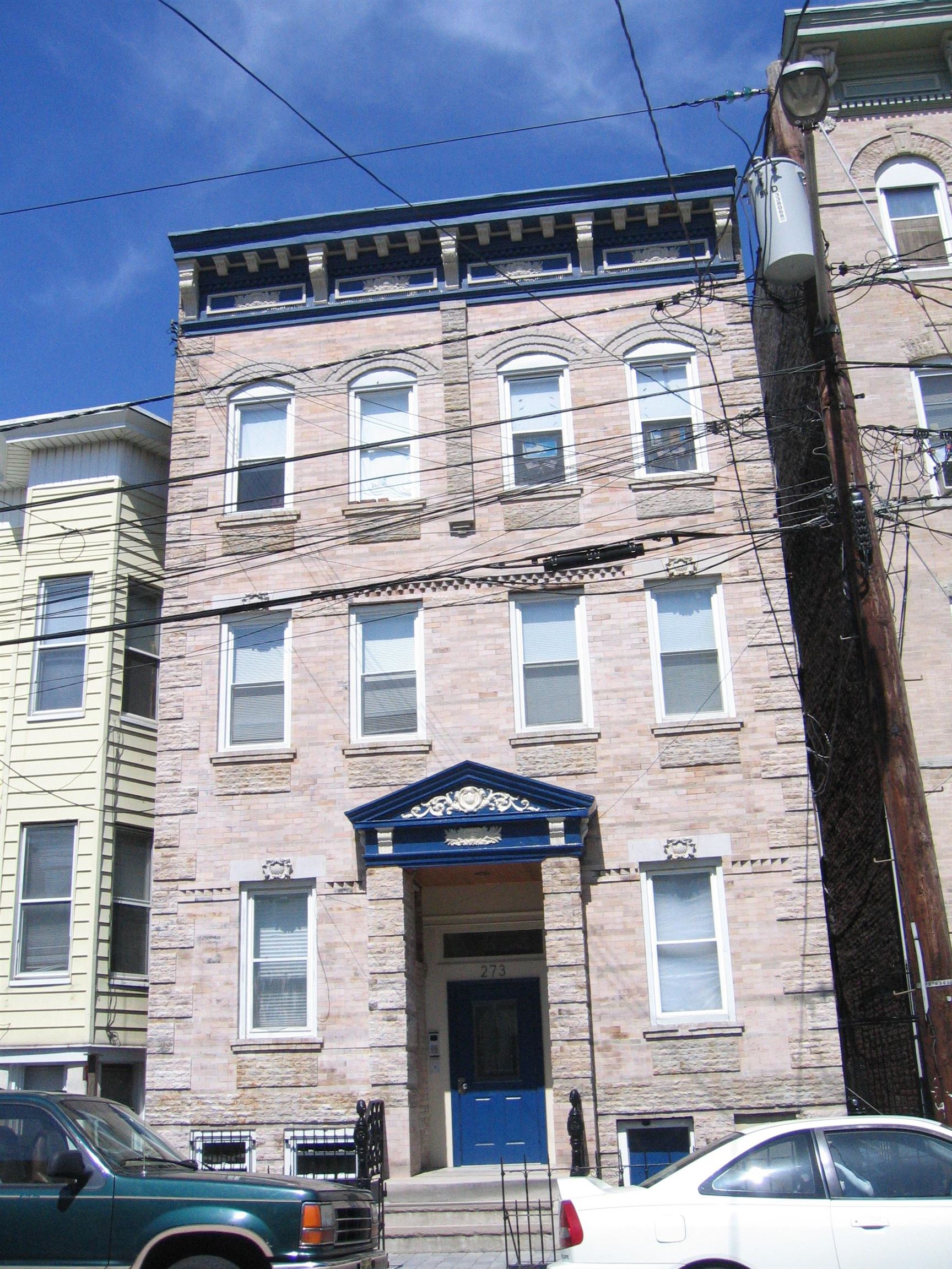 273 WEBSTER AVE Unit: 4