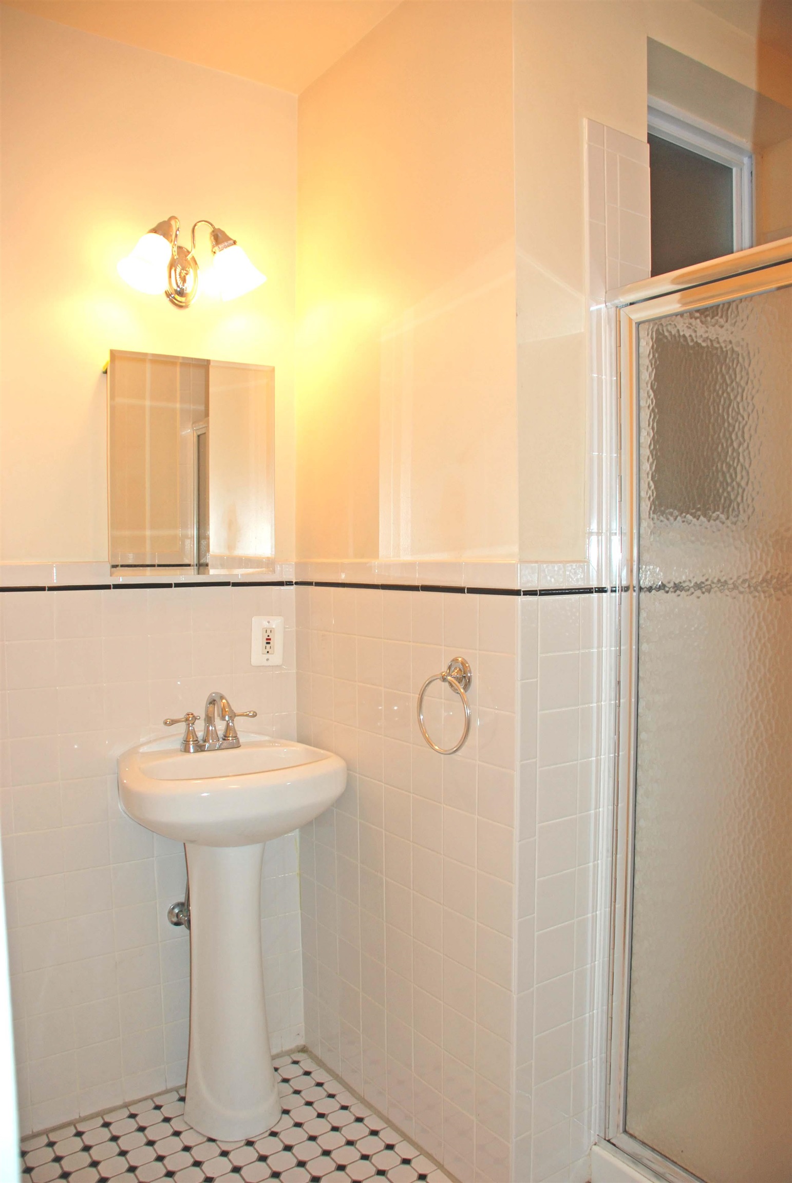 273 WEBSTER AVE Unit: 4